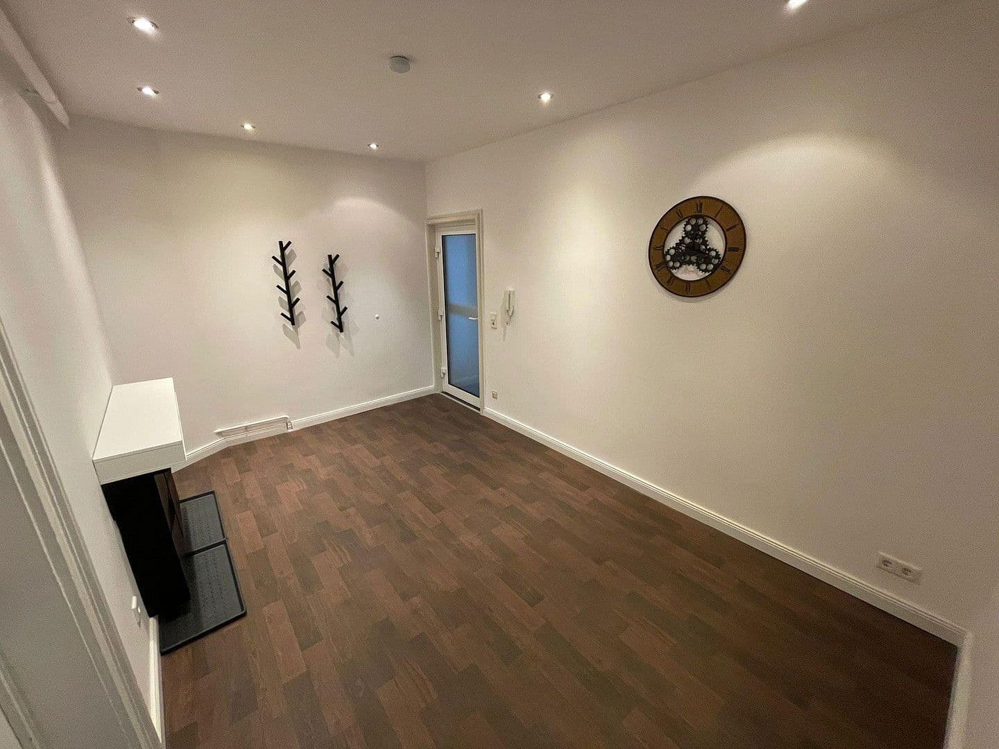 Pronájem bytu 1+1 98 m², Wiesbaden, Hessen Pronájem bytu 1+1 98 m², Wiesbaden, Hessen