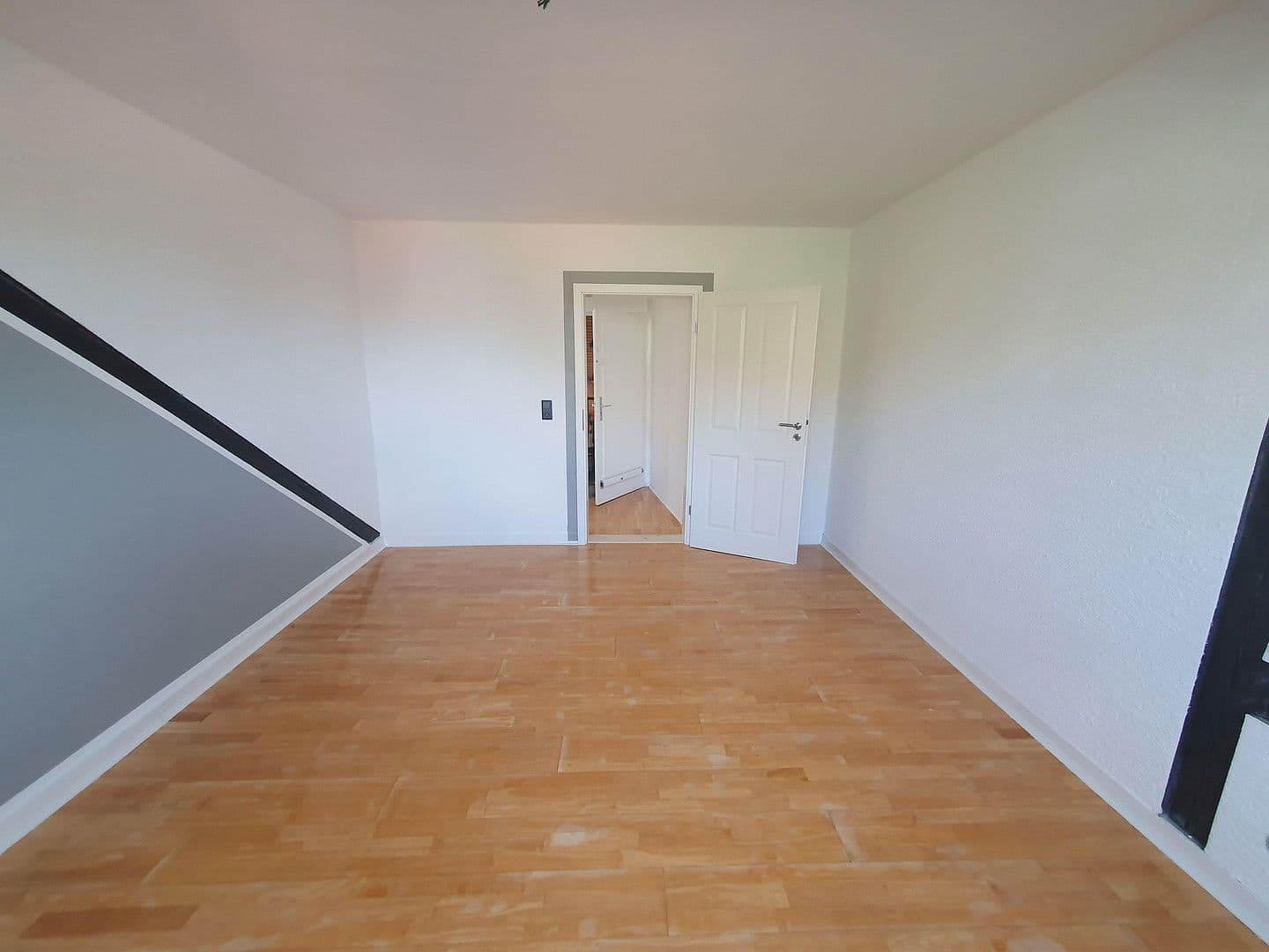 Prodej bytu 4+kk 104 m², Wilhelm-Leuschner-Str., 40, Darmstadt, Hessen Prodej bytu 4+kk 104 m², Wilhelm-Leuschner-Str., 40, Darmstadt, Hessen