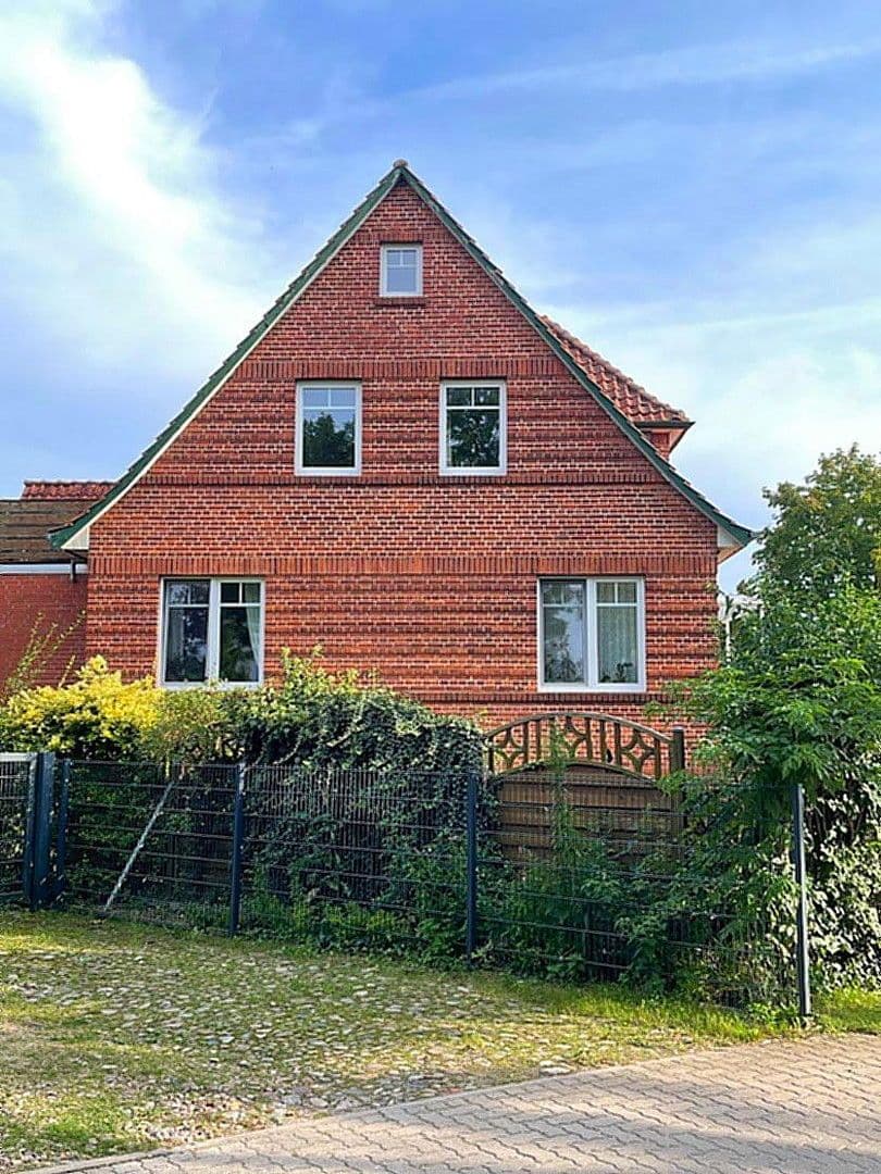 Prodej domu 178 m², pozemek 592 m², Wedemark, Dolní Sasko Prodej domu 178 m², pozemek 592 m², Wedemark, Dolní Sasko