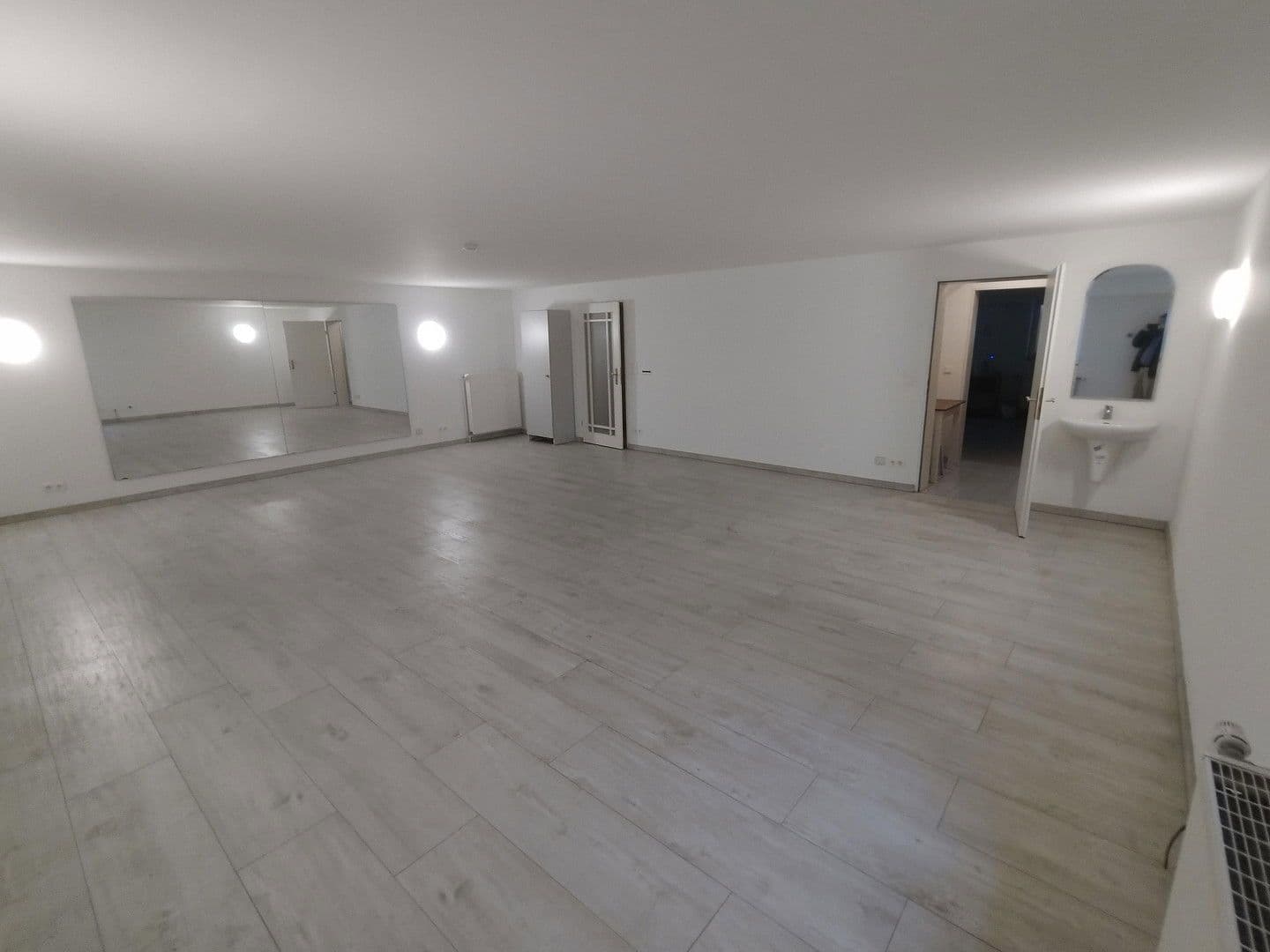 Pronájem domu 357 m², pozemek 1.008 m², Hamburg, Hamburg Pronájem domu 357 m², pozemek 1.008 m², Hamburg, Hamburg