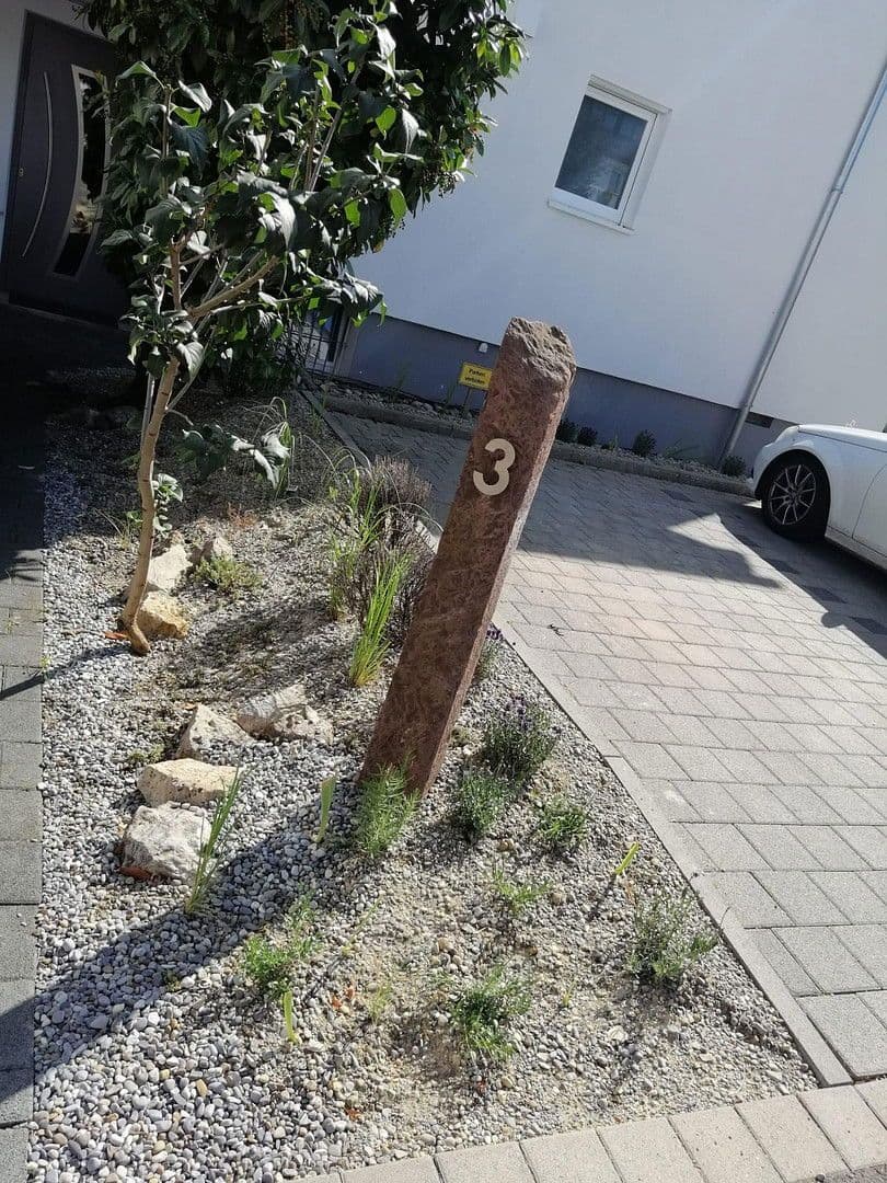 Pronájem bytu 2+1 71 m², Leinfelden-Echterdingen, Bádensko-Württembersko Pronájem bytu 2+1 71 m², Leinfelden-Echterdingen, Bádensko-Württembersko