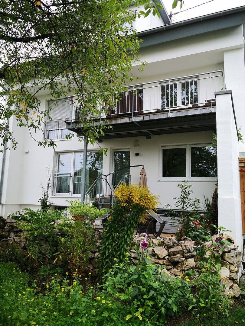 Pronájem bytu 2+1 71 m², Leinfelden-Echterdingen, Bádensko-Württembersko Pronájem bytu 2+1 71 m², Leinfelden-Echterdingen, Bádensko-Württembersko