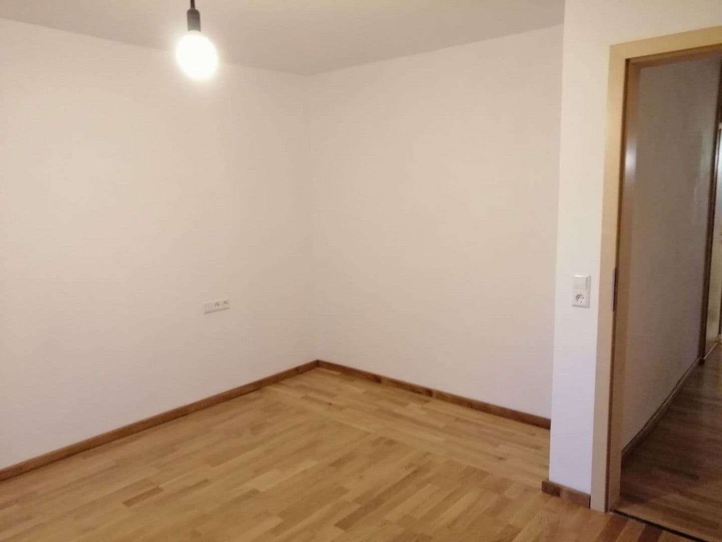 Pronájem bytu 2+1 71 m², Leinfelden-Echterdingen, Bádensko-Württembersko Pronájem bytu 2+1 71 m², Leinfelden-Echterdingen, Bádensko-Württembersko