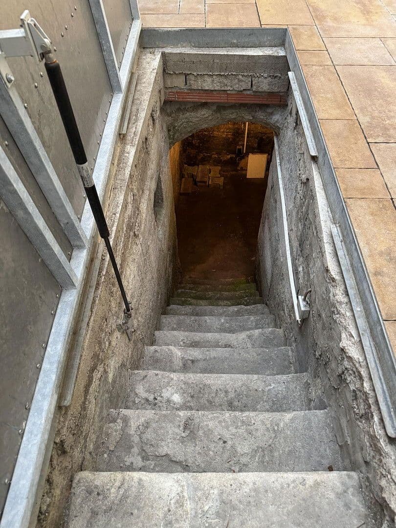 Pronájem domu 102 m², pozemek 98 m², Kuttlerstr. 15, Erlangen, Bavorsko Pronájem domu 102 m², pozemek 98 m², Kuttlerstr. 15, Erlangen, Bavorsko