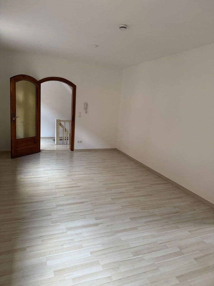 Pronájem domu 102 m², pozemek 98 m², Kuttlerstr. 15, Erlangen, Bavorsko Pronájem domu 102 m², pozemek 98 m², Kuttlerstr. 15, Erlangen, Bavorsko