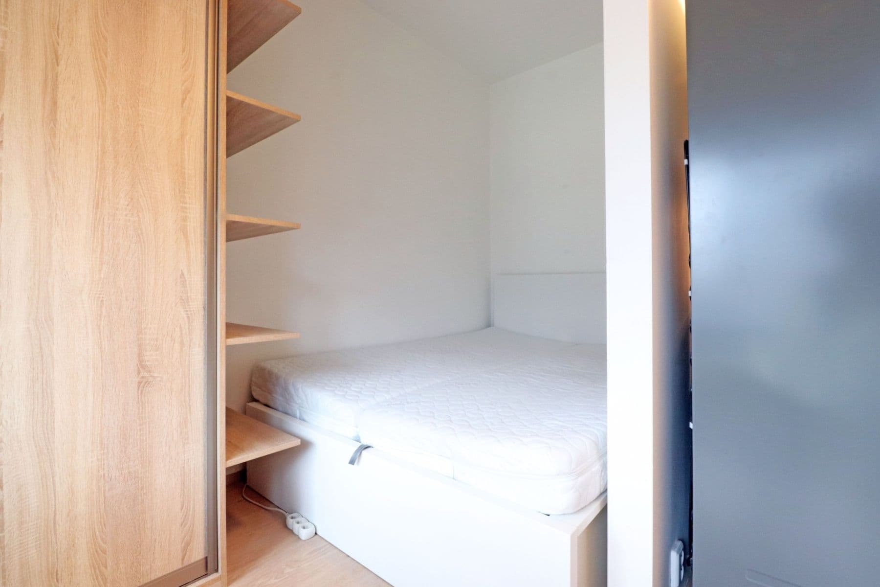 Pronájem bytu 1+kk 32 m², Pšeničná, Hostivice, Středočeský kraj Pronájem bytu 1+kk 32 m², Pšeničná, Hostivice, Středočeský kraj