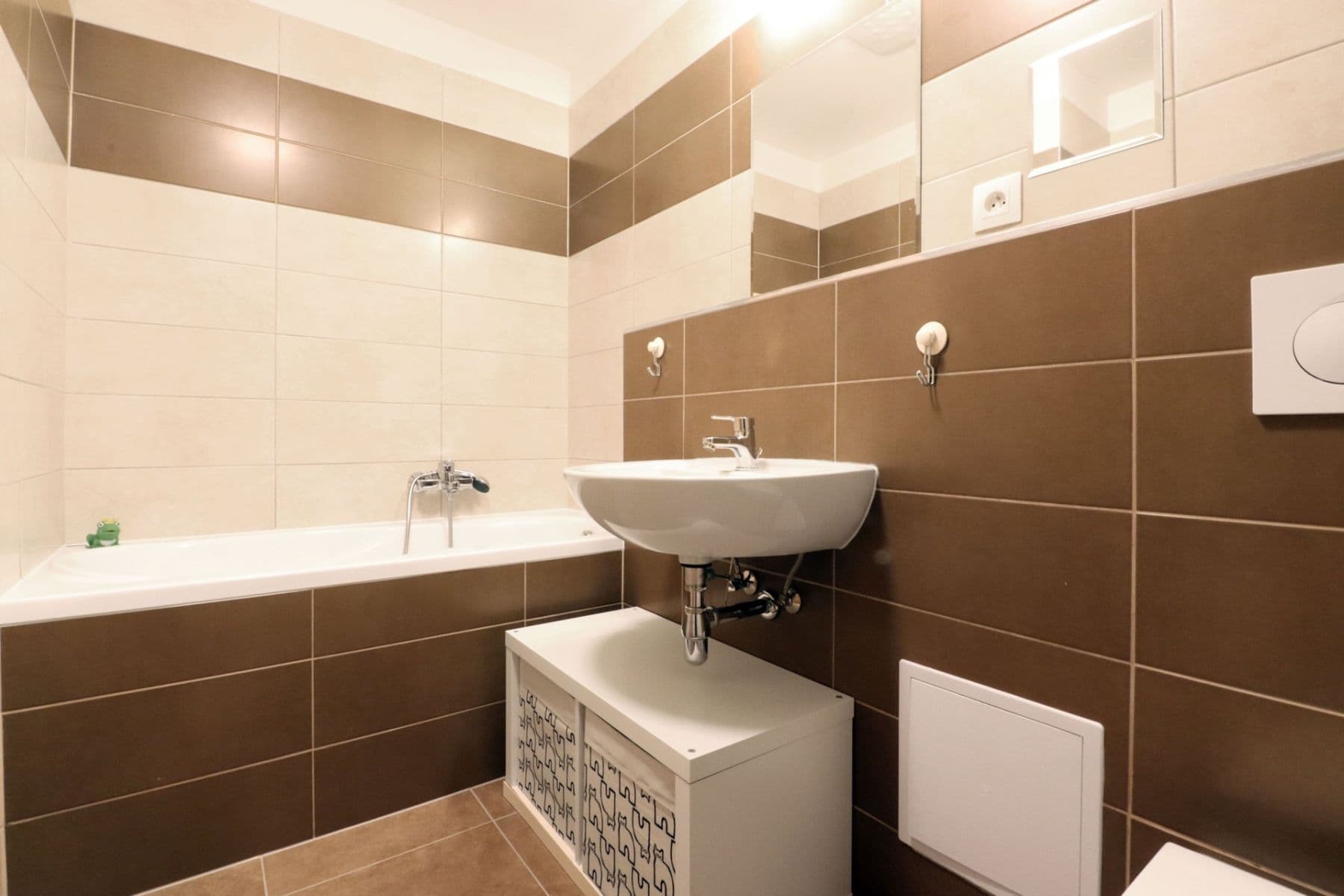 Pronájem bytu 1+kk 32 m², Pšeničná, Hostivice, Středočeský kraj Pronájem bytu 1+kk 32 m², Pšeničná, Hostivice, Středočeský kraj