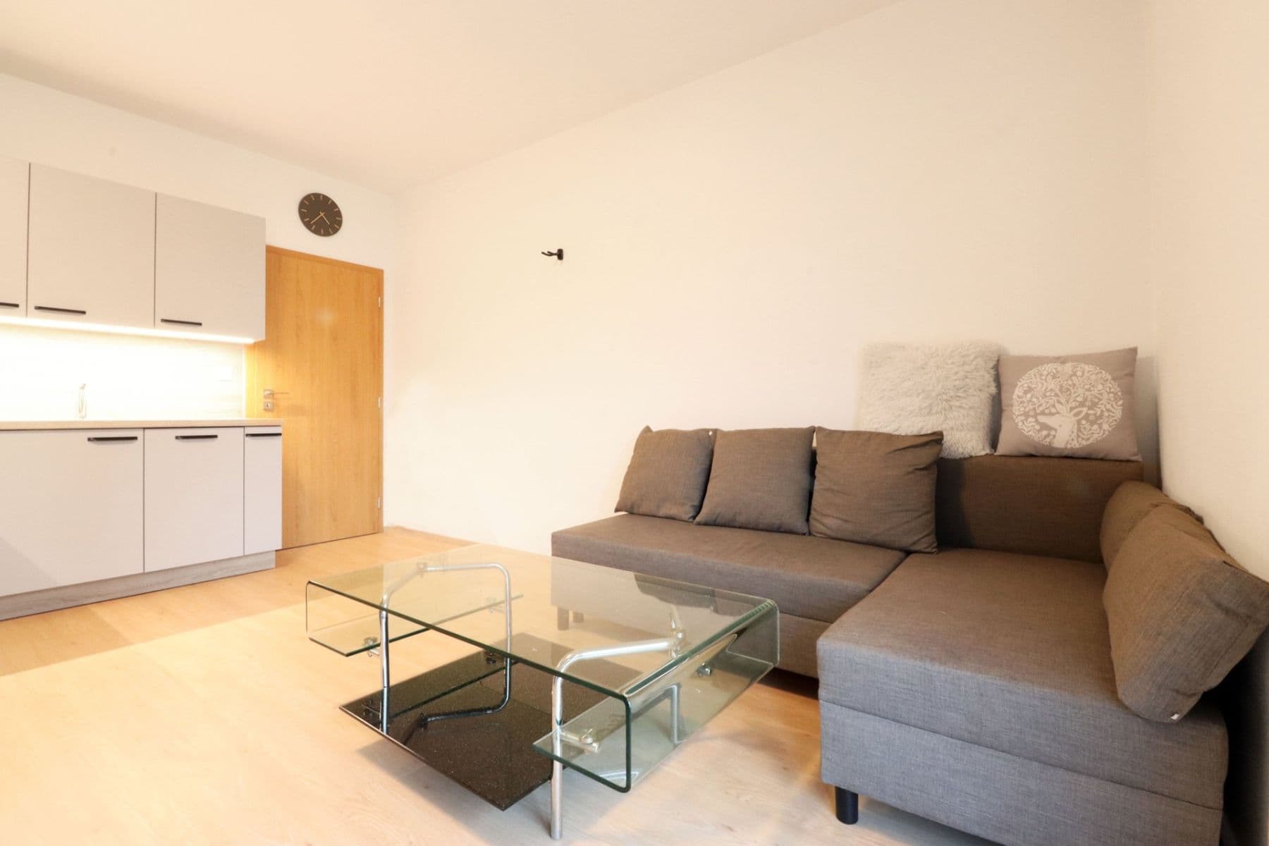 Pronájem bytu 1+kk 32 m², Pšeničná, Hostivice, Středočeský kraj Pronájem bytu 1+kk 32 m², Pšeničná, Hostivice, Středočeský kraj