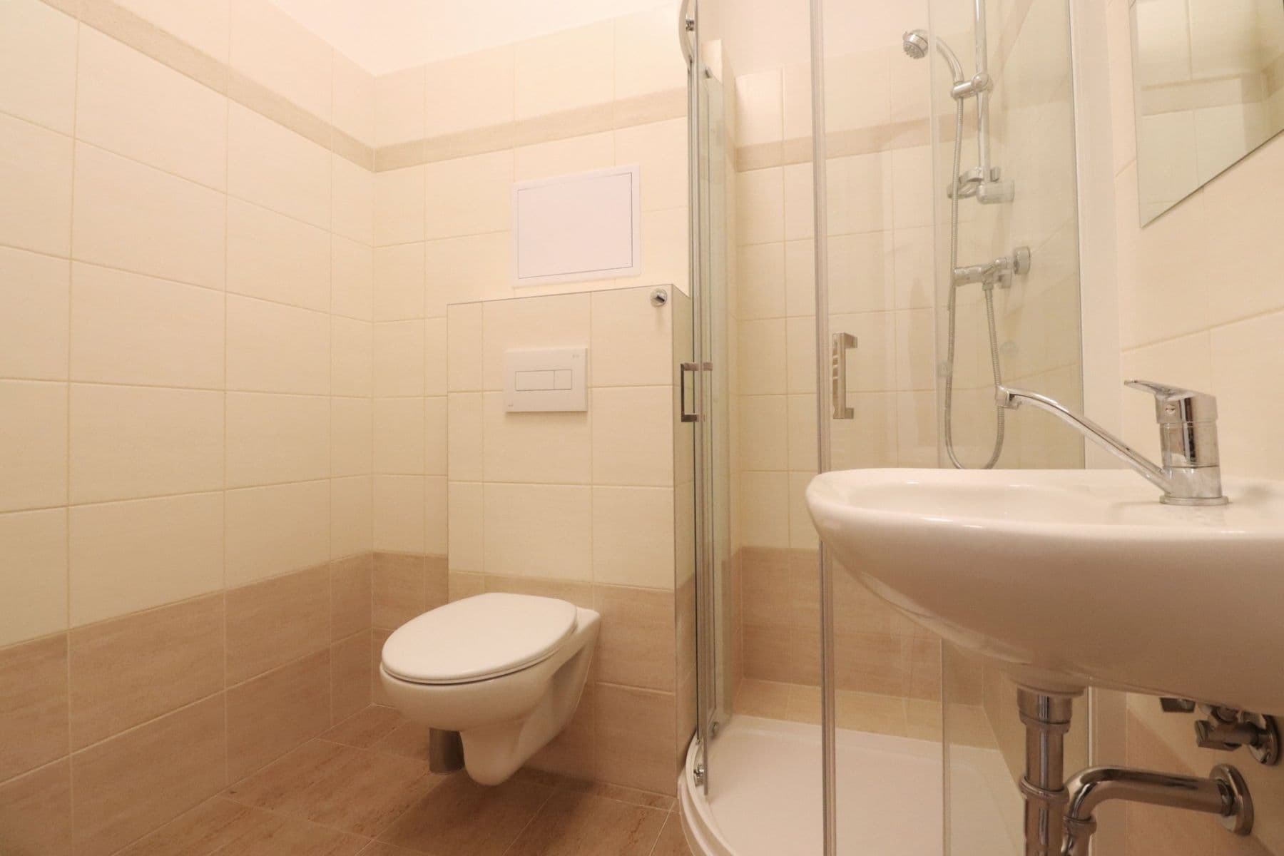 Pronájem bytu 1+kk 27 m², Slepá, Milovice, Středočeský kraj Pronájem bytu 1+kk 27 m², Slepá, Milovice, Středočeský kraj