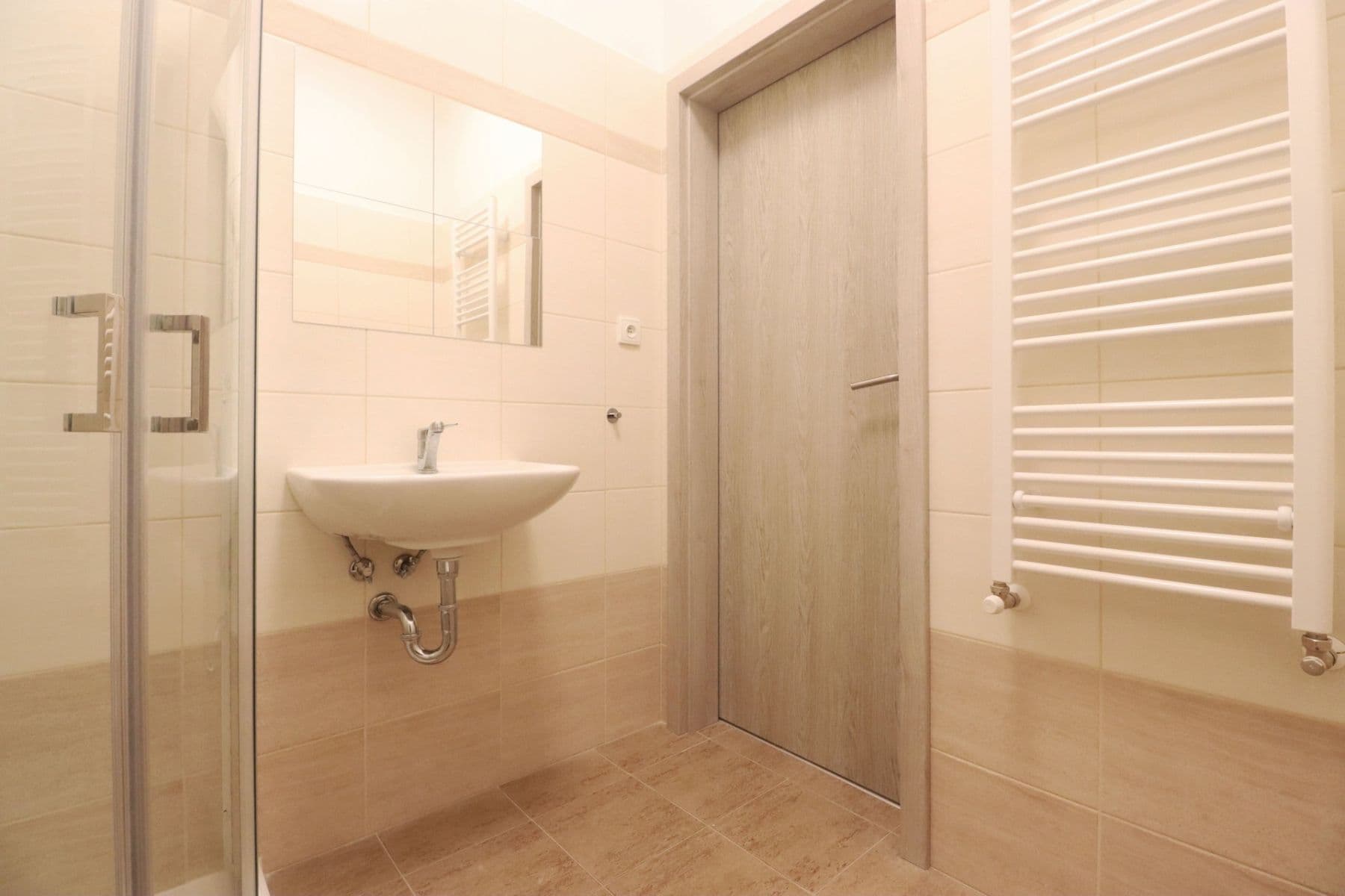 Pronájem bytu 1+kk 27 m², Slepá, Milovice, Středočeský kraj Pronájem bytu 1+kk 27 m², Slepá, Milovice, Středočeský kraj