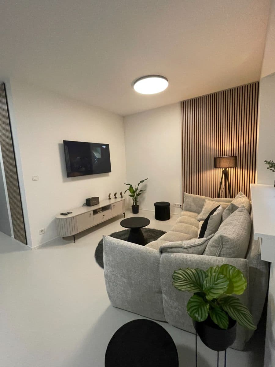 Pronájem bytu 2+1 58 m², Bratislava - mestská časť Staré Mesto, Bratislavský kraj Pronájem bytu 2+1 58 m², Bratislava - mestská časť Staré Mesto, Bratislavský kraj