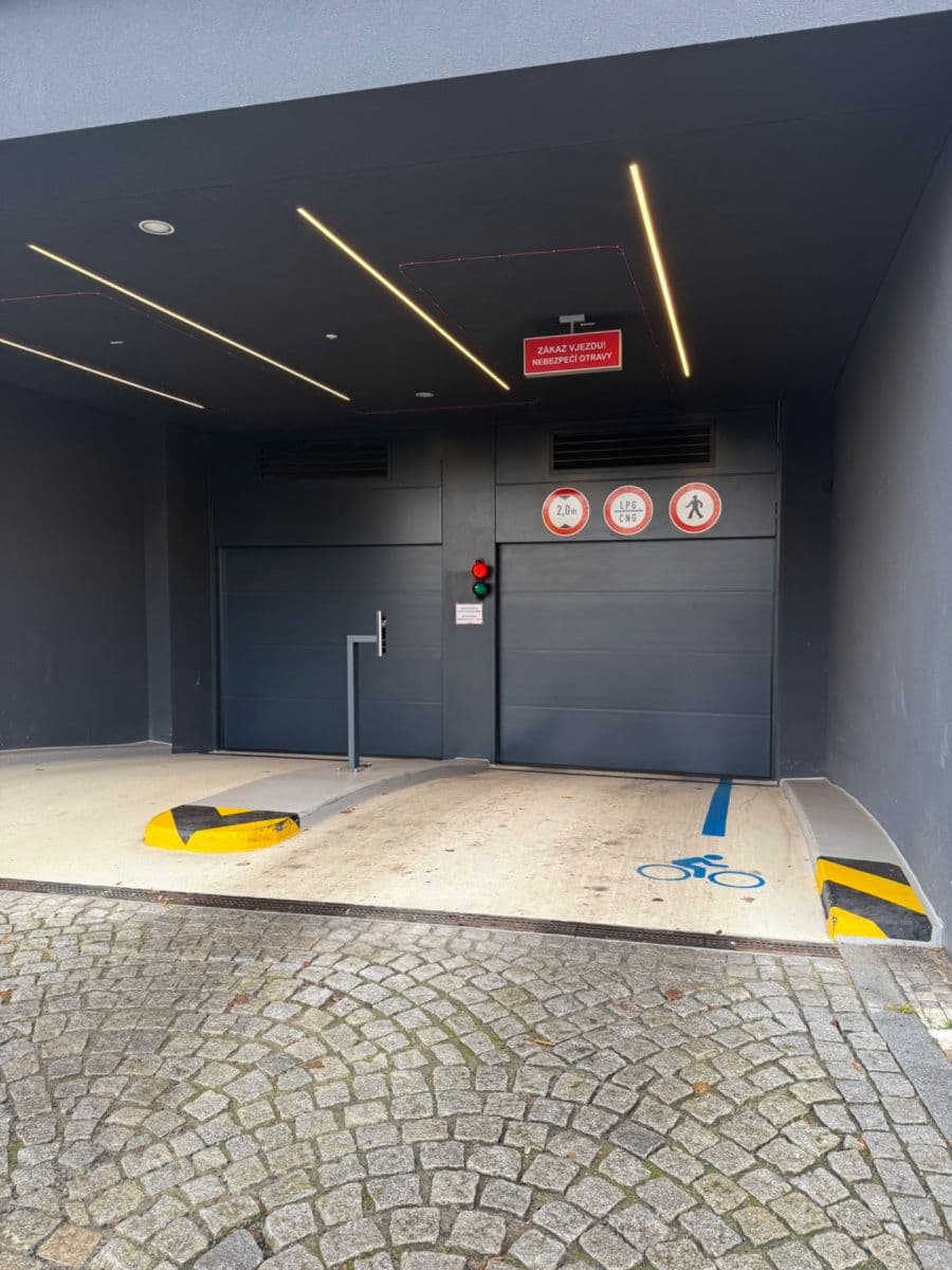 Pronájem garáže 14 m², U Průhonu, Praha, Praha Pronájem garáže 14 m², U Průhonu, Praha, Praha