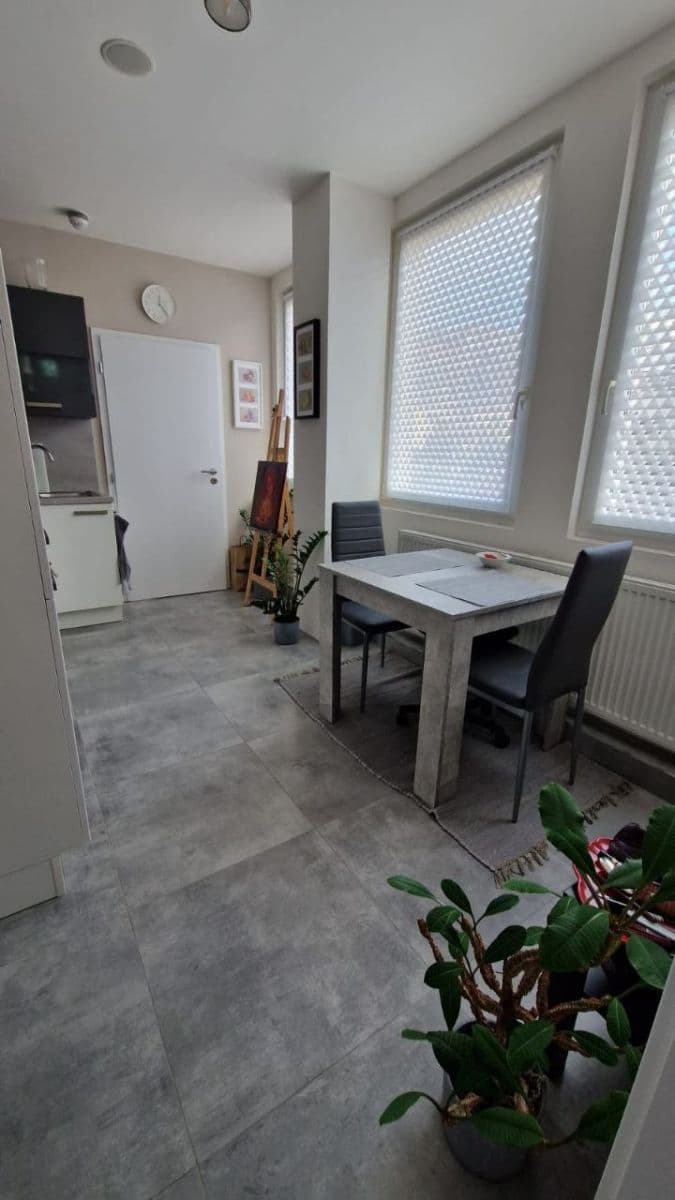 Pronájem bytu 2+1 49 m², Perucká, Praha, Praha Pronájem bytu 2+1 49 m², Perucká, Praha, Praha