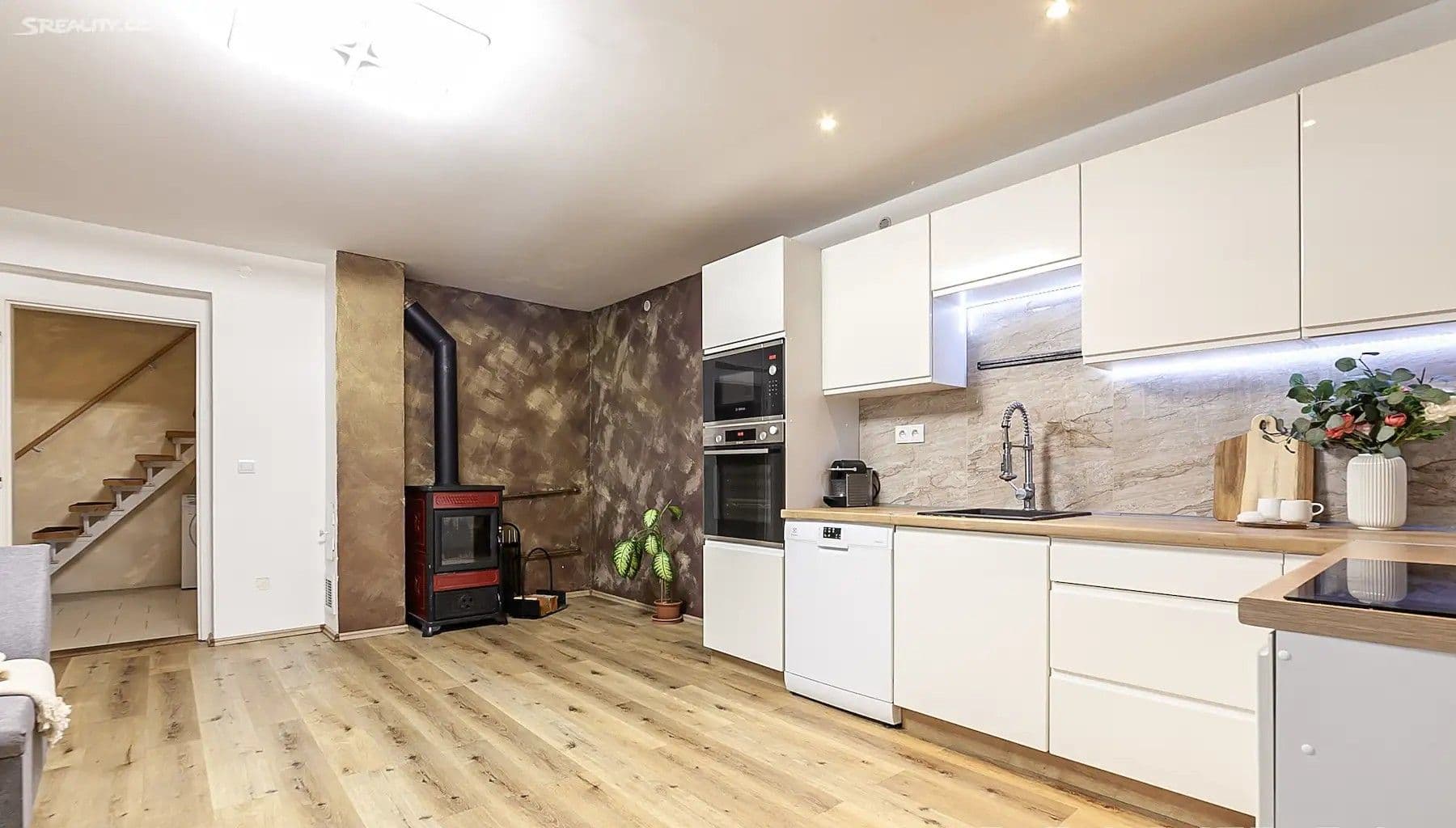 Prodej domu 146 m², pozemek 146 m², Koleč, Středočeský kraj Prodej domu 146 m², pozemek 146 m², Koleč, Středočeský kraj