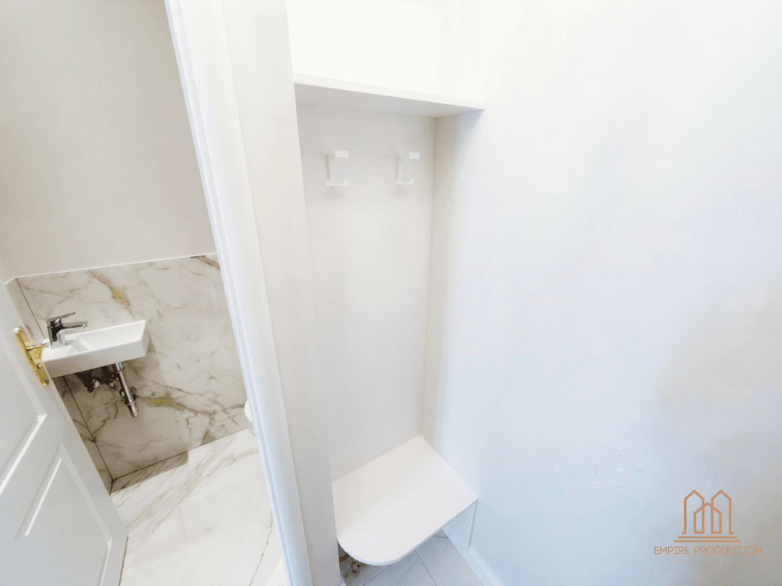 Prodej bytu 2+kk 43 m², 28. pluku, Praha, Praha Prodej bytu 2+kk 43 m², 28. pluku, Praha, Praha