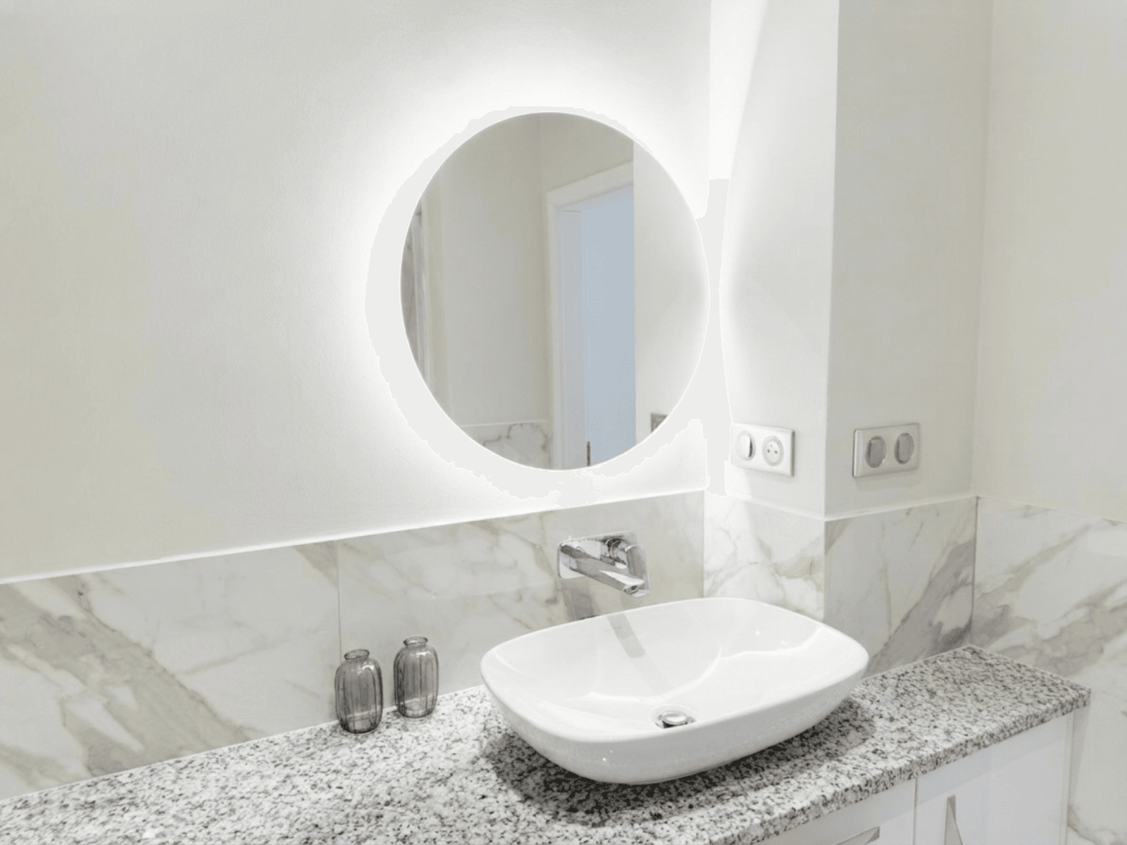 Prodej bytu 2+kk 43 m², 28. pluku, Praha, Praha Prodej bytu 2+kk 43 m², 28. pluku, Praha, Praha