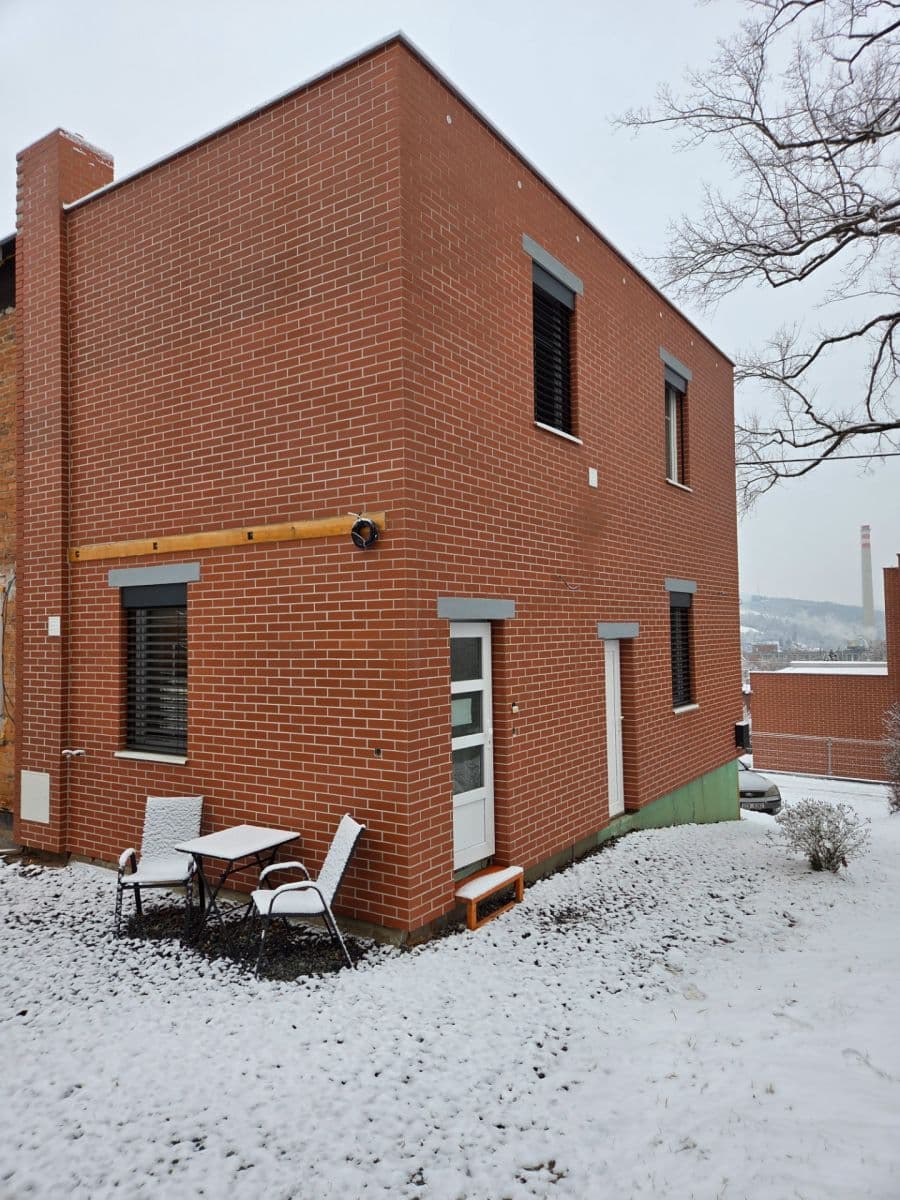 Pronájem domu 64 m², pozemek 200 m², Na Vyhlídce, Zlín, Zlínský kraj Pronájem domu 64 m², pozemek 200 m², Na Vyhlídce, Zlín, Zlínský kraj