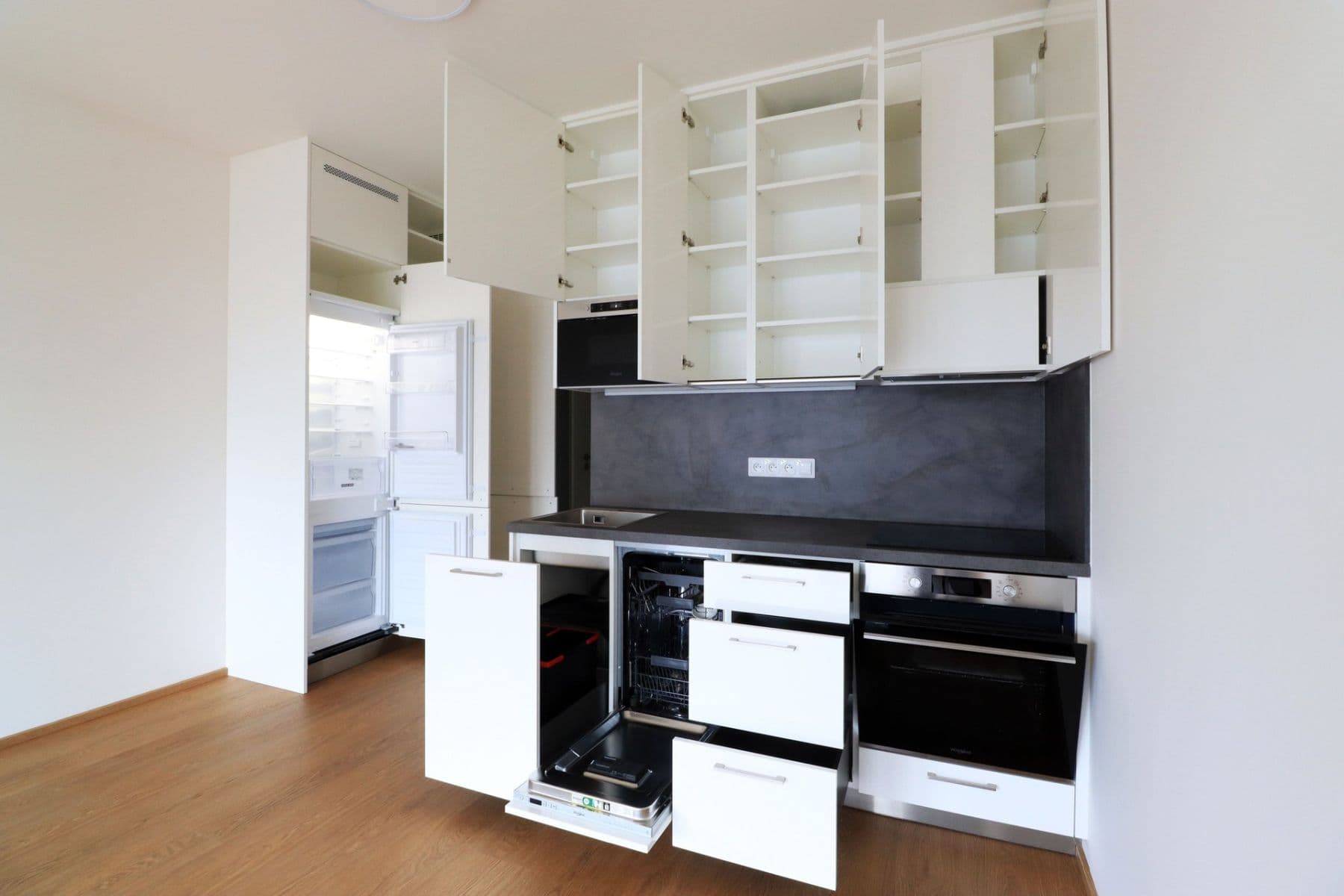 Pronájem bytu 1+kk 35 m², Poděbradská, Praha, Praha Pronájem bytu 1+kk 35 m², Poděbradská, Praha, Praha