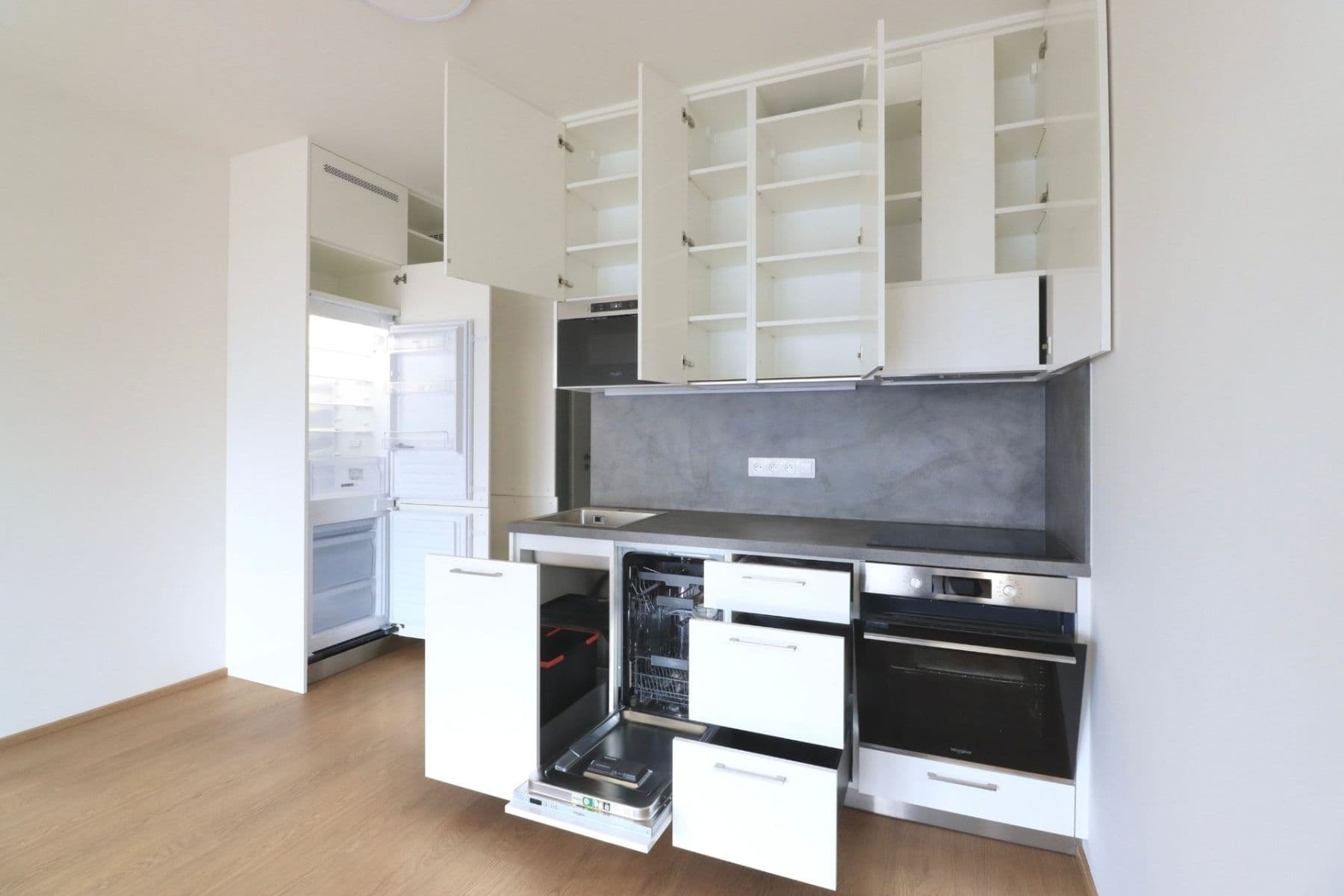 Pronájem bytu 1+kk 35 m², Poděbradská, Praha, Praha Pronájem bytu 1+kk 35 m², Poděbradská, Praha, Praha