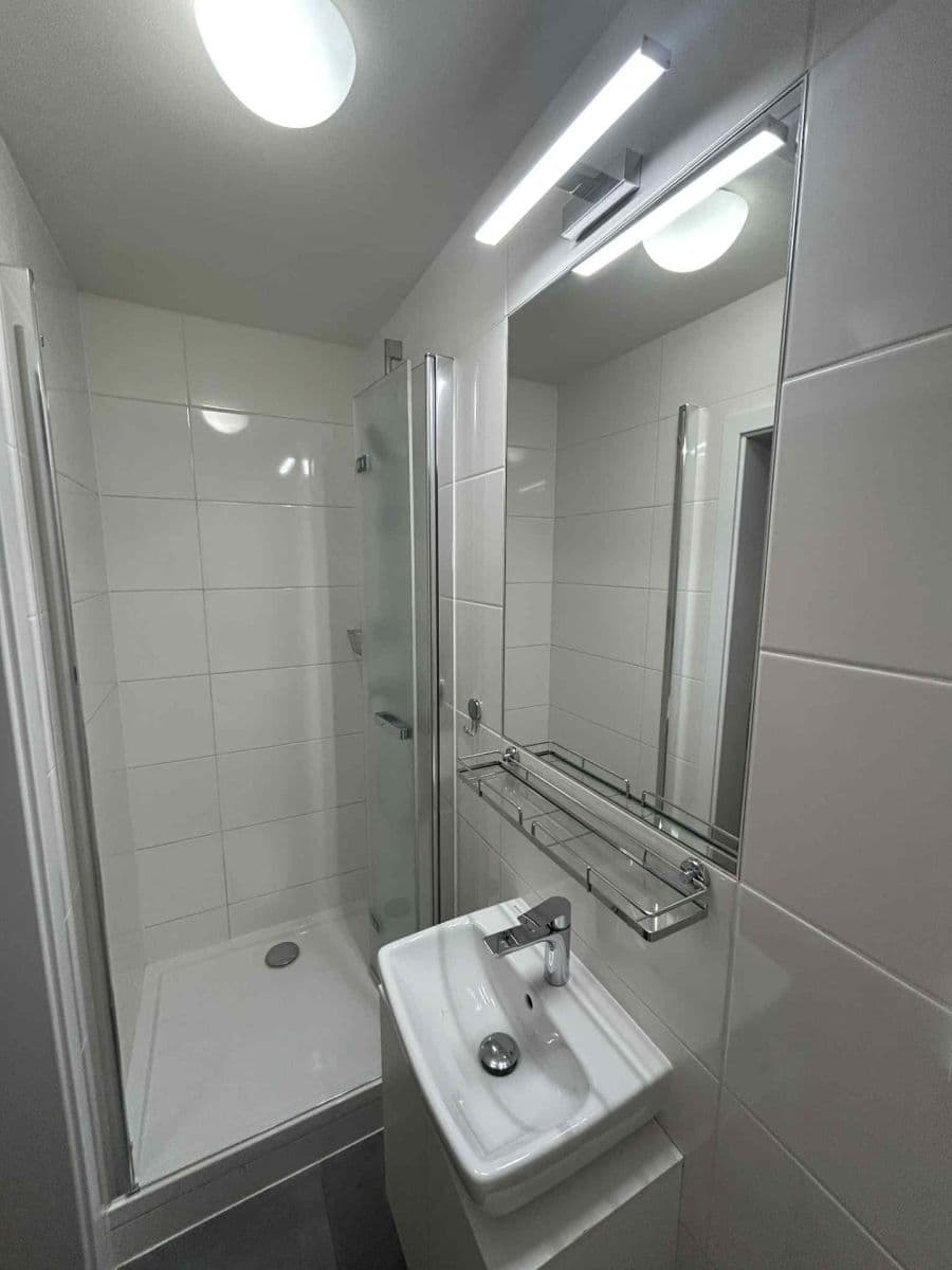 Pronájem bytu 1+kk 27 m², Parléřova, Praha, Praha Pronájem bytu 1+kk 27 m², Parléřova, Praha, Praha