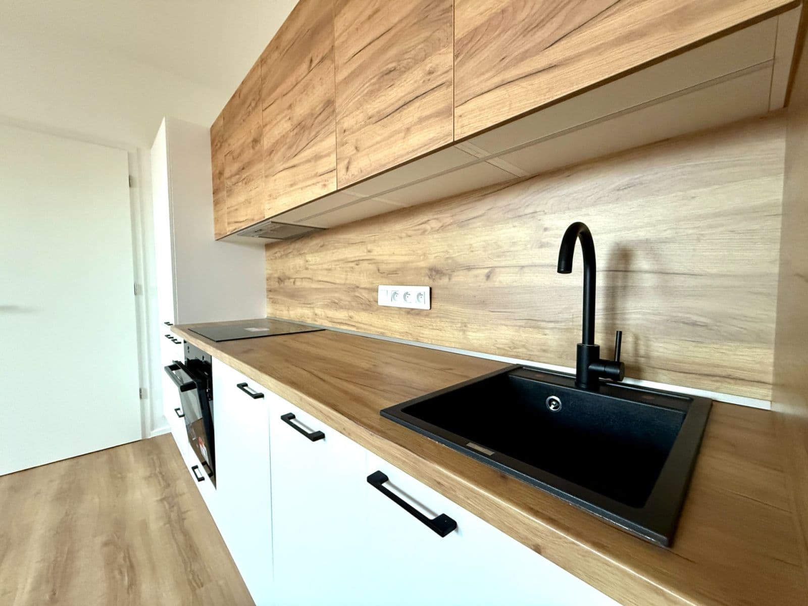 Pronájem bytu 2+kk 37 m², Rýznerova, Únětice, Středočeský kraj Pronájem bytu 2+kk 37 m², Rýznerova, Únětice, Středočeský kraj