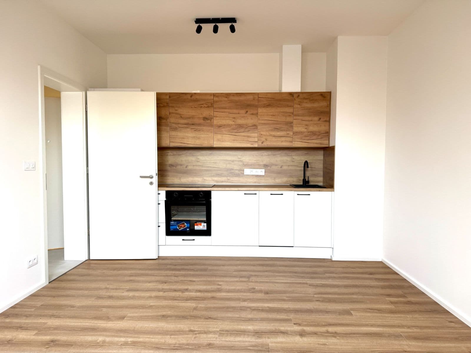 Pronájem bytu 2+kk 37 m², Rýznerova, Únětice, Středočeský kraj Pronájem bytu 2+kk 37 m², Rýznerova, Únětice, Středočeský kraj