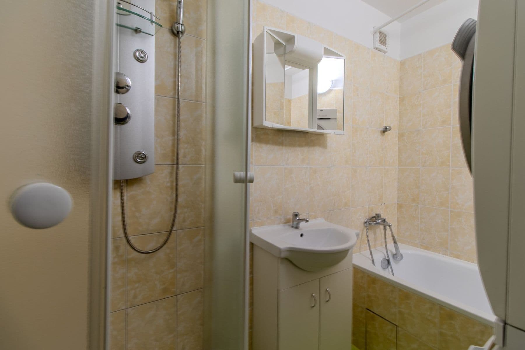 Pronájem bytu 4+kk 70 m², Zalužanská, Mladá Boleslav, Středočeský kraj Pronájem bytu 4+kk 70 m², Zalužanská, Mladá Boleslav, Středočeský kraj