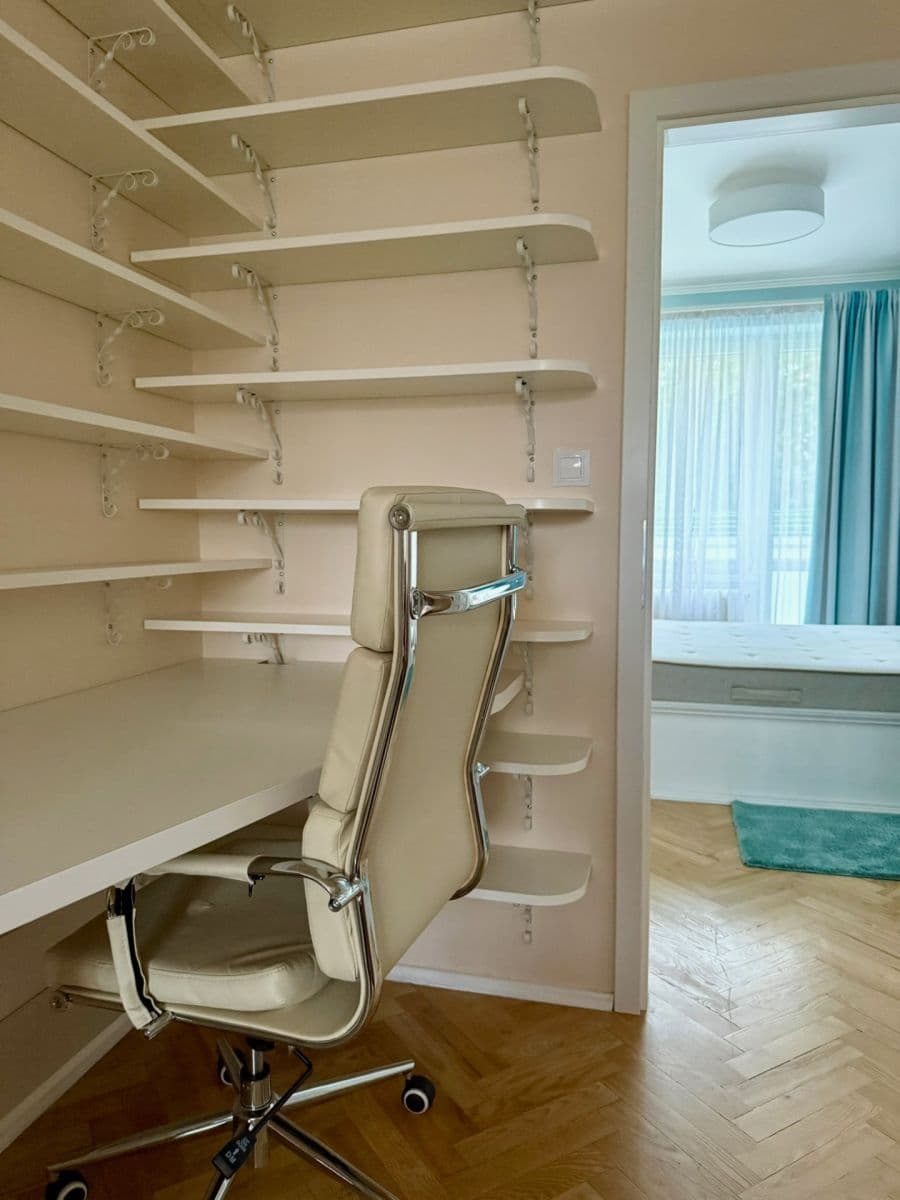 Pronájem bytu 2+1 56 m², Nad Kajetánkou, Praha, Praha Pronájem bytu 2+1 56 m², Nad Kajetánkou, Praha, Praha