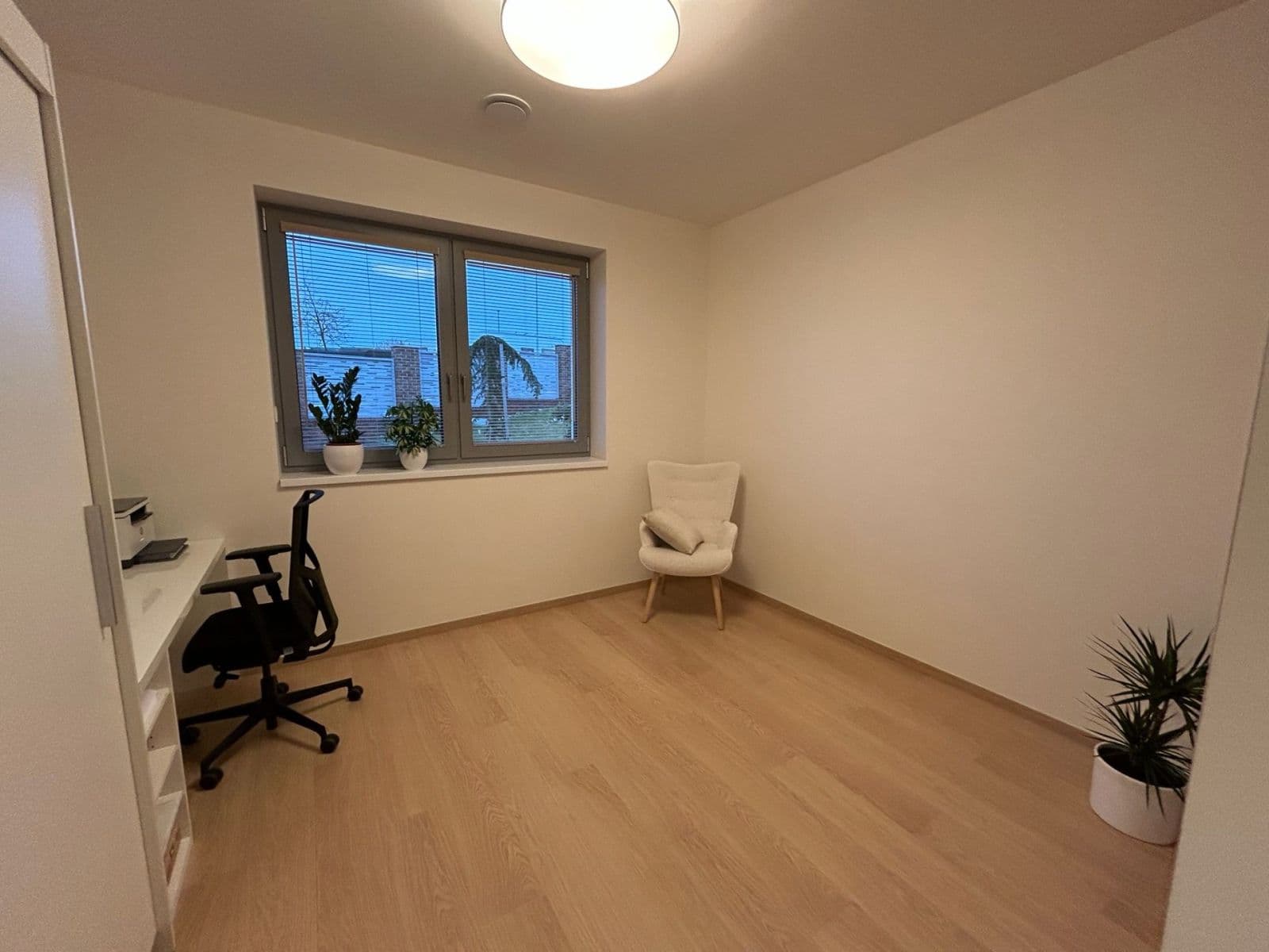 Pronájem kanceláře 20 m², Údolí, Sulice, Středočeský kraj Pronájem kanceláře 20 m², Údolí, Sulice, Středočeský kraj