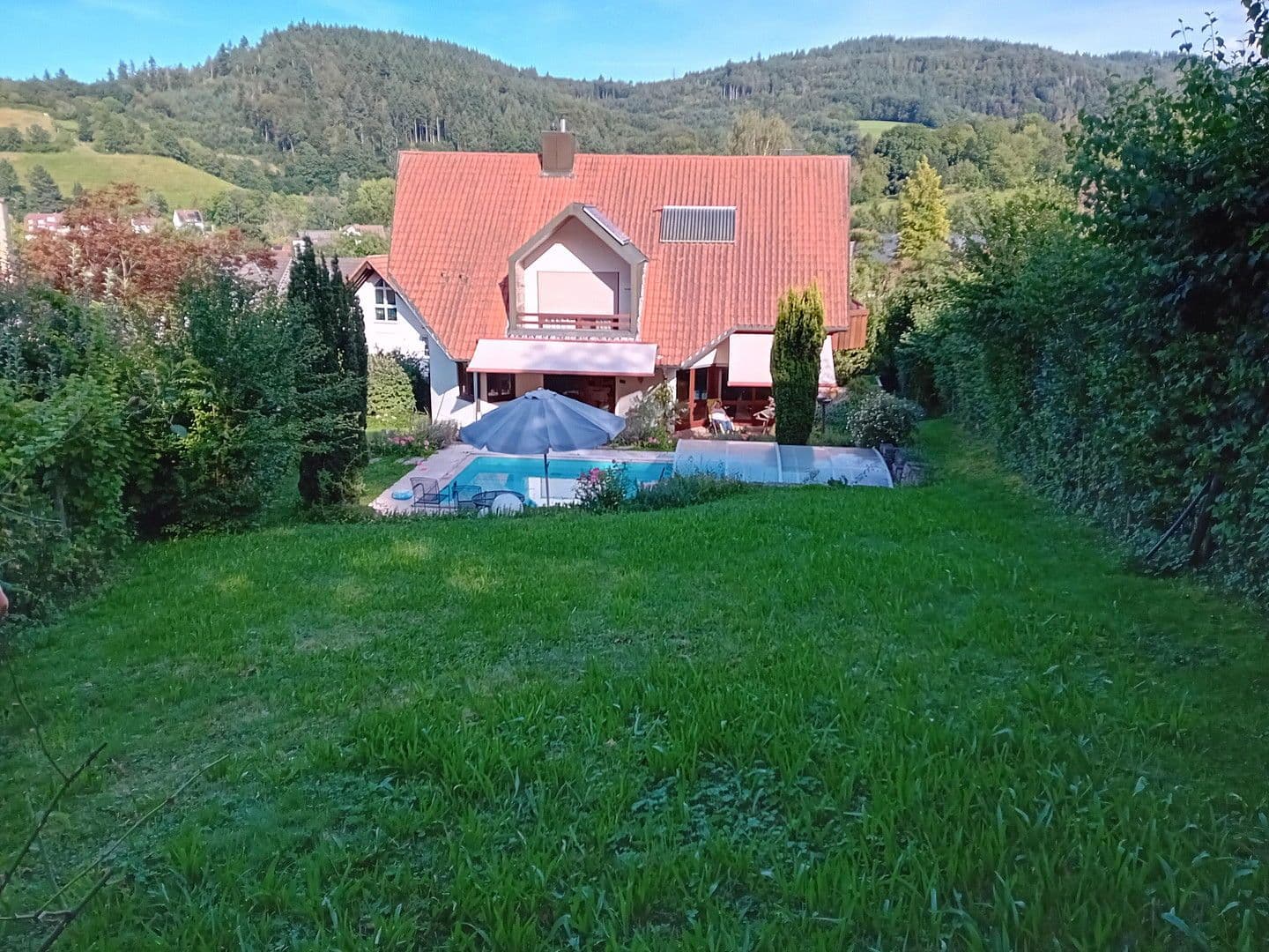 Prodej domu 229 m², pozemek 815 m², Weberstraße 28, Merzhausen, Bádensko-Württembersko Prodej domu 229 m², pozemek 815 m², Weberstraße 28, Merzhausen, Bádensko-Württembersko