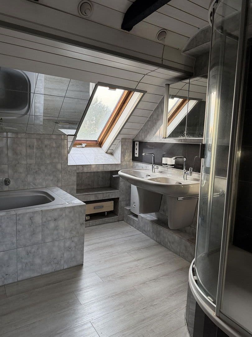 Prodej domu 260 m², pozemek 400 m², Bergstr. 19-21, Wülfrath, Severní Porýní-Vestfálsko Prodej domu 260 m², pozemek 400 m², Bergstr. 19-21, Wülfrath, Severní Porýní-Vestfálsko