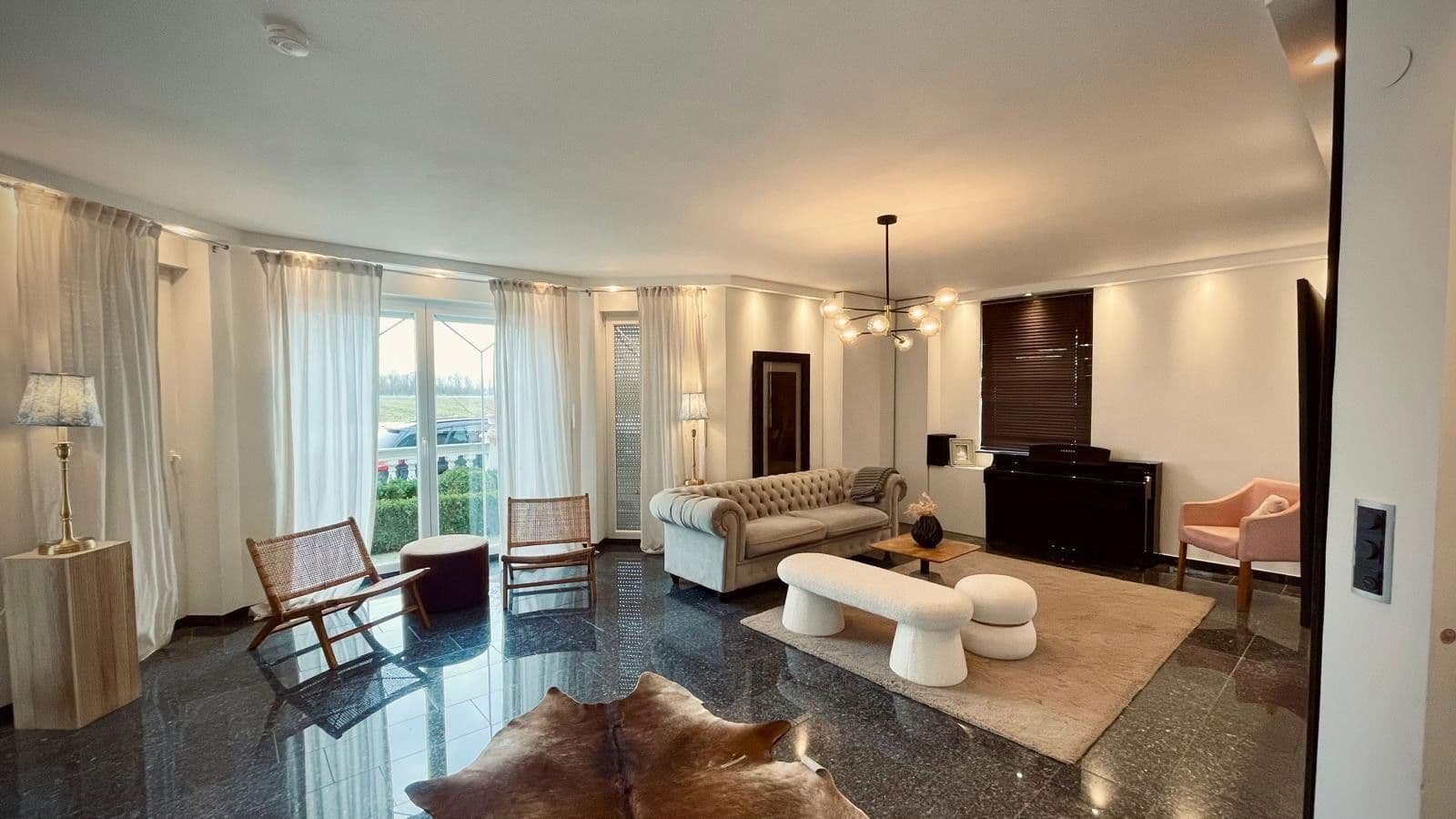 Prodej domu 220 m², pozemek 333 m², Vechelde, Dolní Sasko Prodej domu 220 m², pozemek 333 m², Vechelde, Dolní Sasko