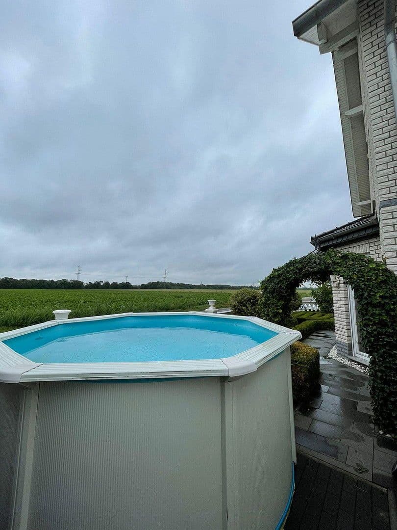 Prodej domu 220 m², pozemek 333 m², Vechelde, Dolní Sasko Prodej domu 220 m², pozemek 333 m², Vechelde, Dolní Sasko