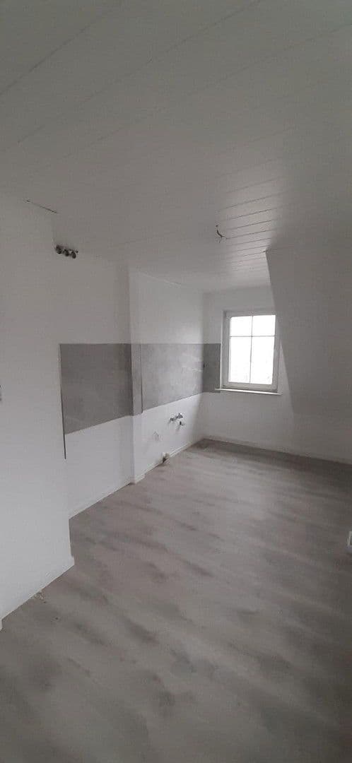 Pronájem bytu 2+1 50 m², Riedstraße 1, Chemnitz-Rabenstein, Sasko Pronájem bytu 2+1 50 m², Riedstraße 1, Chemnitz-Rabenstein, Sasko