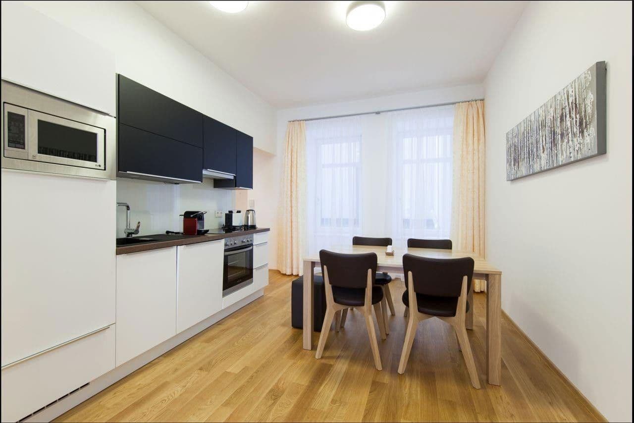 Pronájem bytu 2+1 70 m², Pflügerstraße, Berlin, Berlín Pronájem bytu 2+1 70 m², Pflügerstraße, Berlin, Berlín