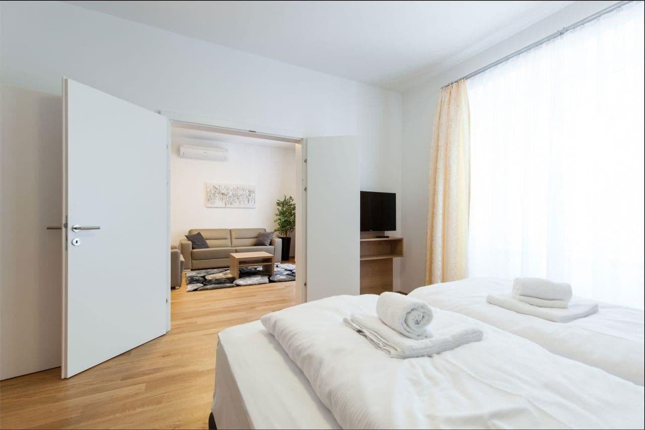 Pronájem bytu 2+1 70 m², Pflügerstraße, Berlin, Berlín Pronájem bytu 2+1 70 m², Pflügerstraße, Berlin, Berlín