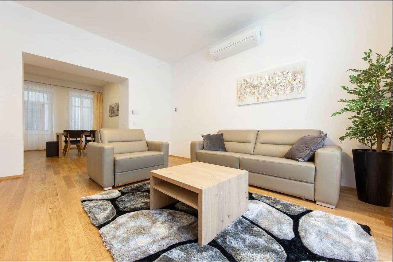 Pronájem bytu 2+1 70 m², Pflügerstraße, Berlin, Berlín Pronájem bytu 2+1 70 m², Pflügerstraße, Berlin, Berlín