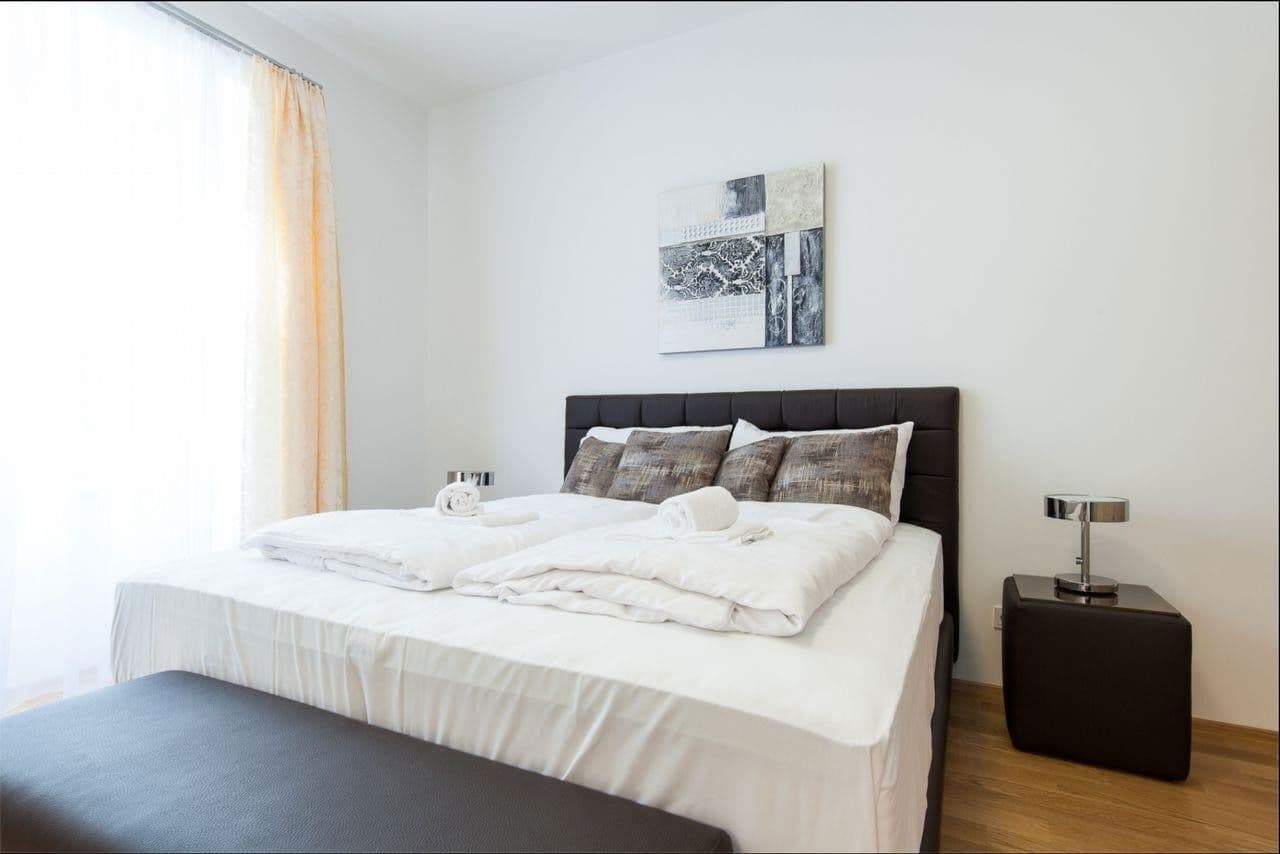 Pronájem bytu 2+1 70 m², Pflügerstraße, Berlin, Berlín Pronájem bytu 2+1 70 m², Pflügerstraße, Berlin, Berlín