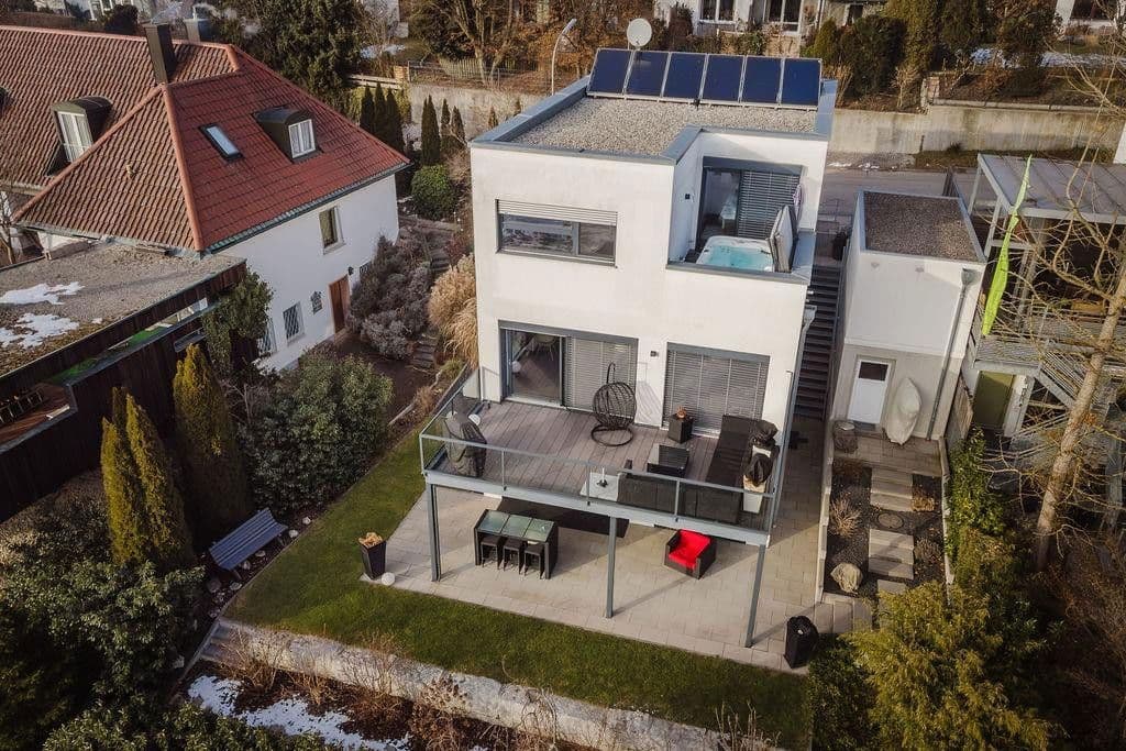 Prodej domu 225 m², pozemek 411 m², Landshut, Bavorsko Prodej domu 225 m², pozemek 411 m², Landshut, Bavorsko