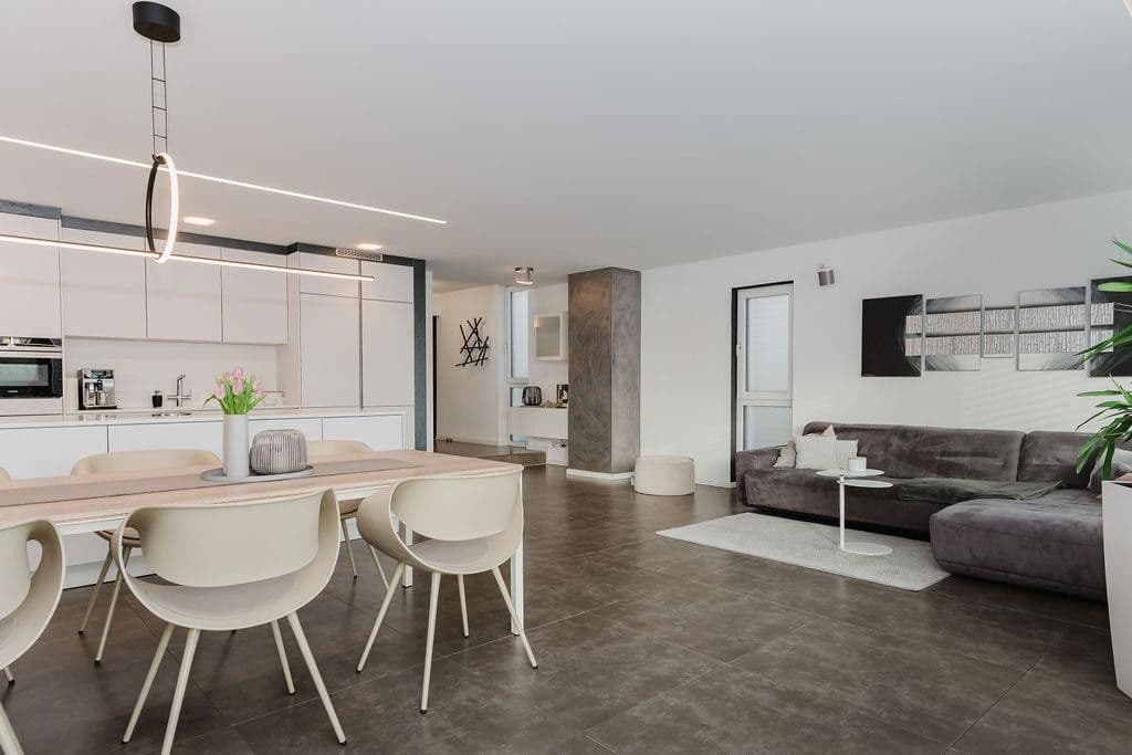 Prodej domu 225 m², pozemek 411 m², Landshut, Bavorsko Prodej domu 225 m², pozemek 411 m², Landshut, Bavorsko