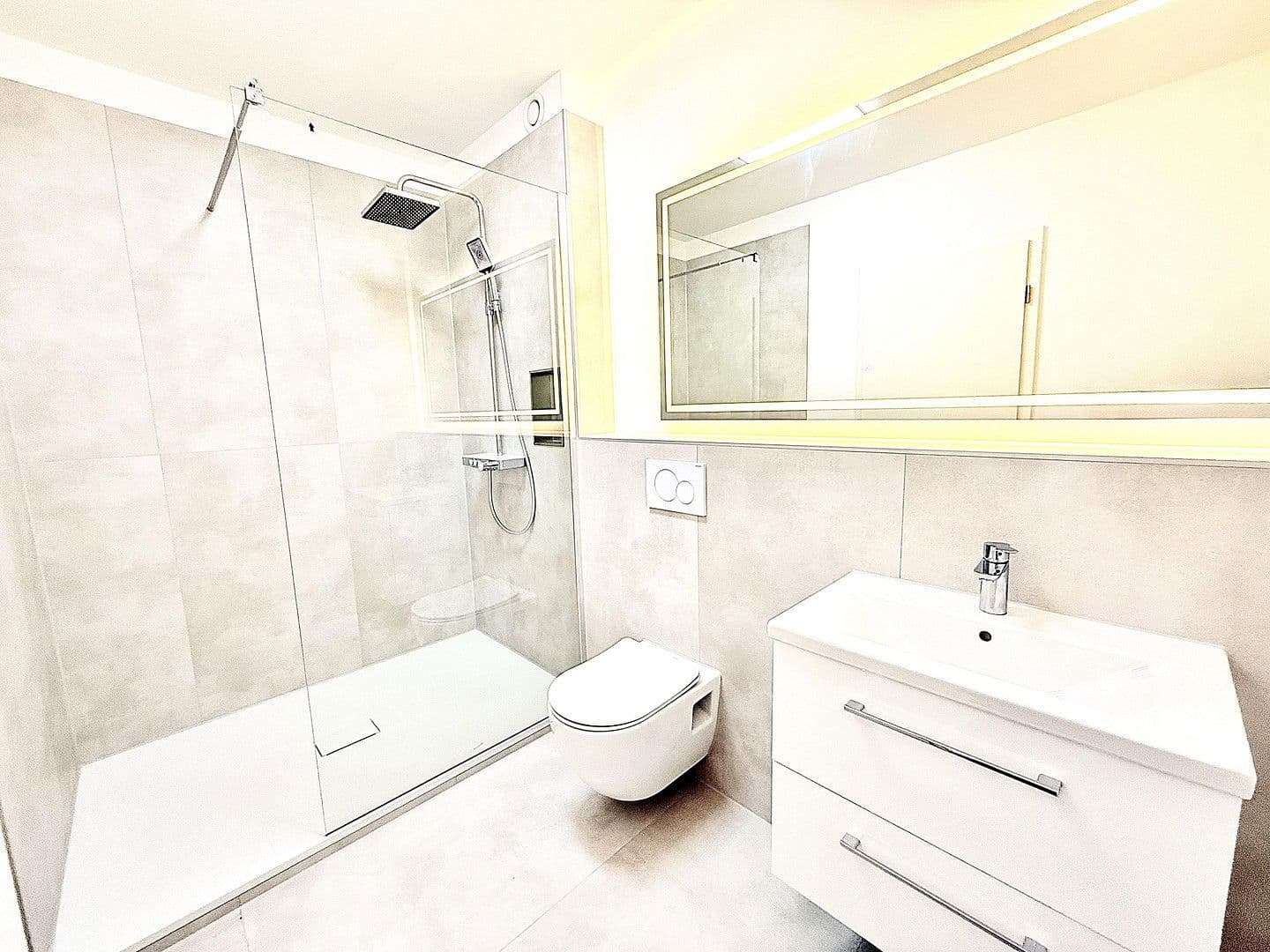 Prodej bytu 3+1 72 m², Josef-Neuberger-Str., Düsseldorf, Severní Porýní-Vestfálsko Prodej bytu 3+1 72 m², Josef-Neuberger-Str., Düsseldorf, Severní Porýní-Vestfálsko