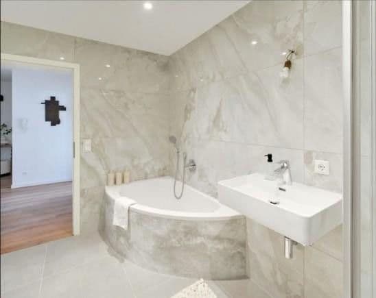 Prodej bytu 3+1 70 m², Leonberg, Bádensko-Württembersko Prodej bytu 3+1 70 m², Leonberg, Bádensko-Württembersko