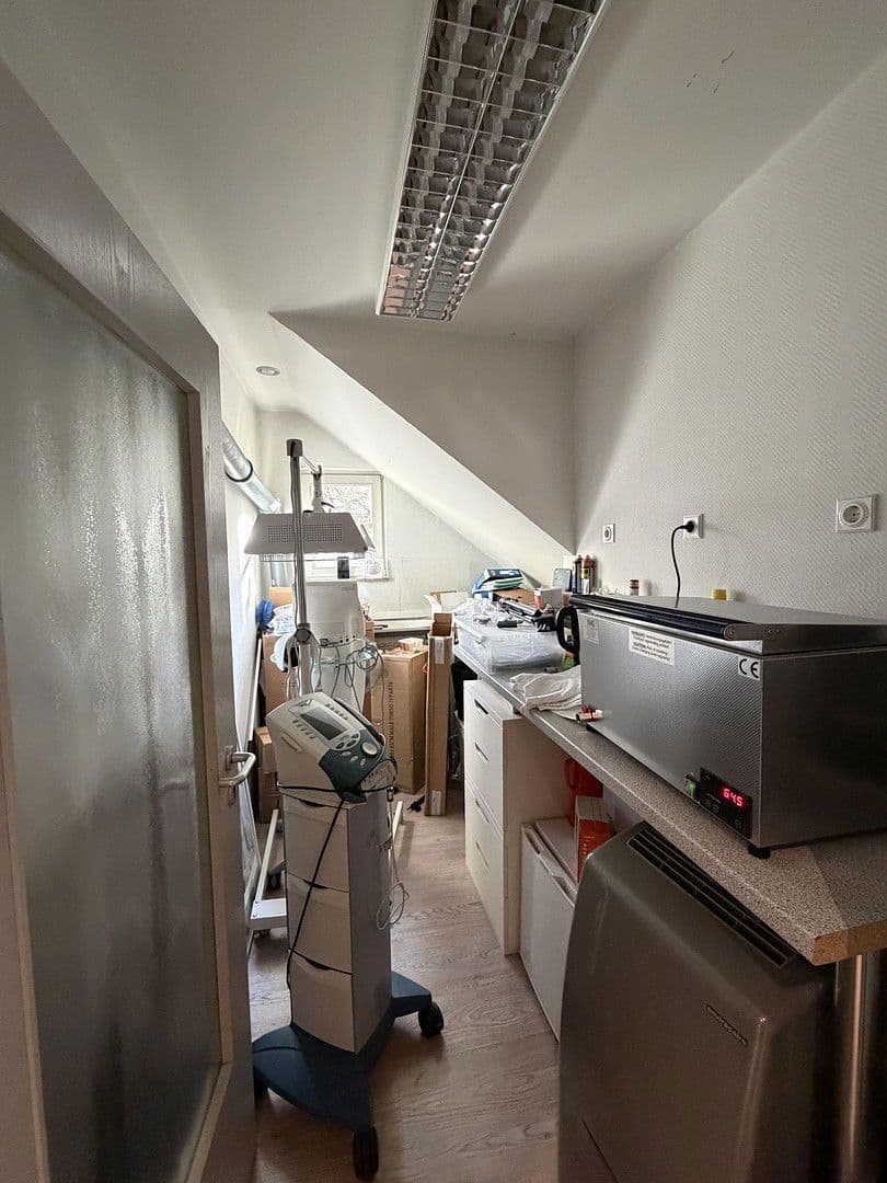 Pronájem kanceláře 185 m², Oldenburg, Dolní Sasko Pronájem kanceláře 185 m², Oldenburg, Dolní Sasko