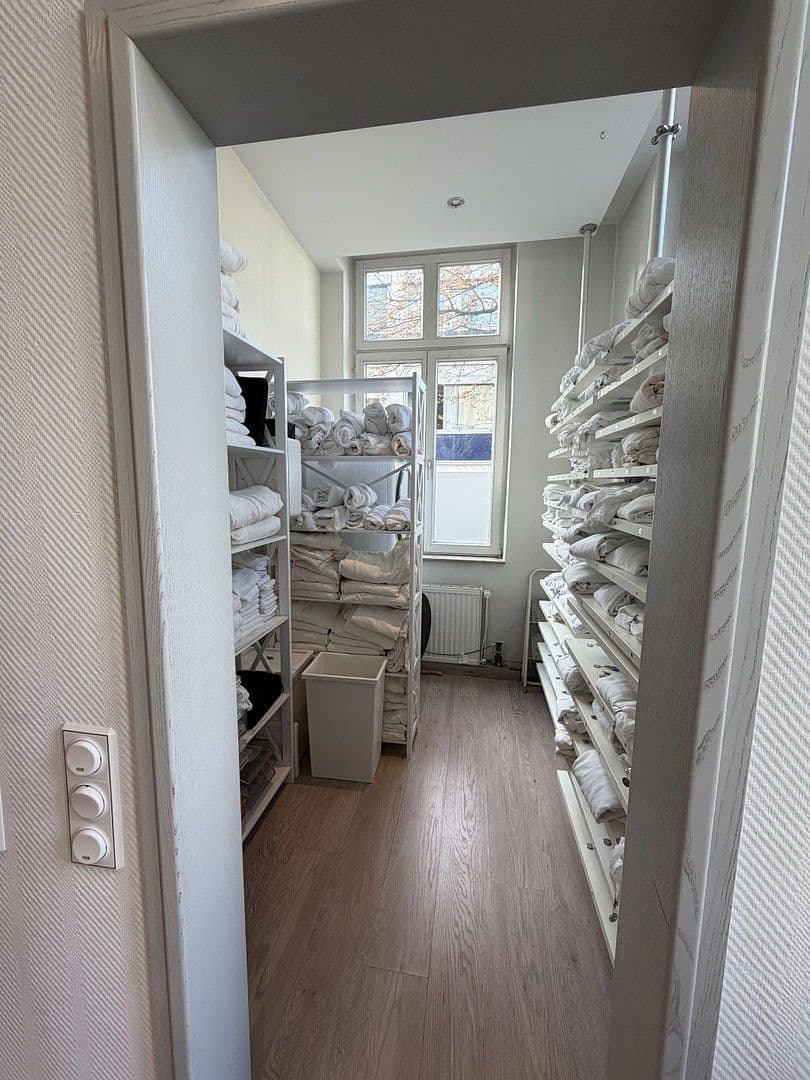 Pronájem kanceláře 185 m², Oldenburg, Dolní Sasko Pronájem kanceláře 185 m², Oldenburg, Dolní Sasko