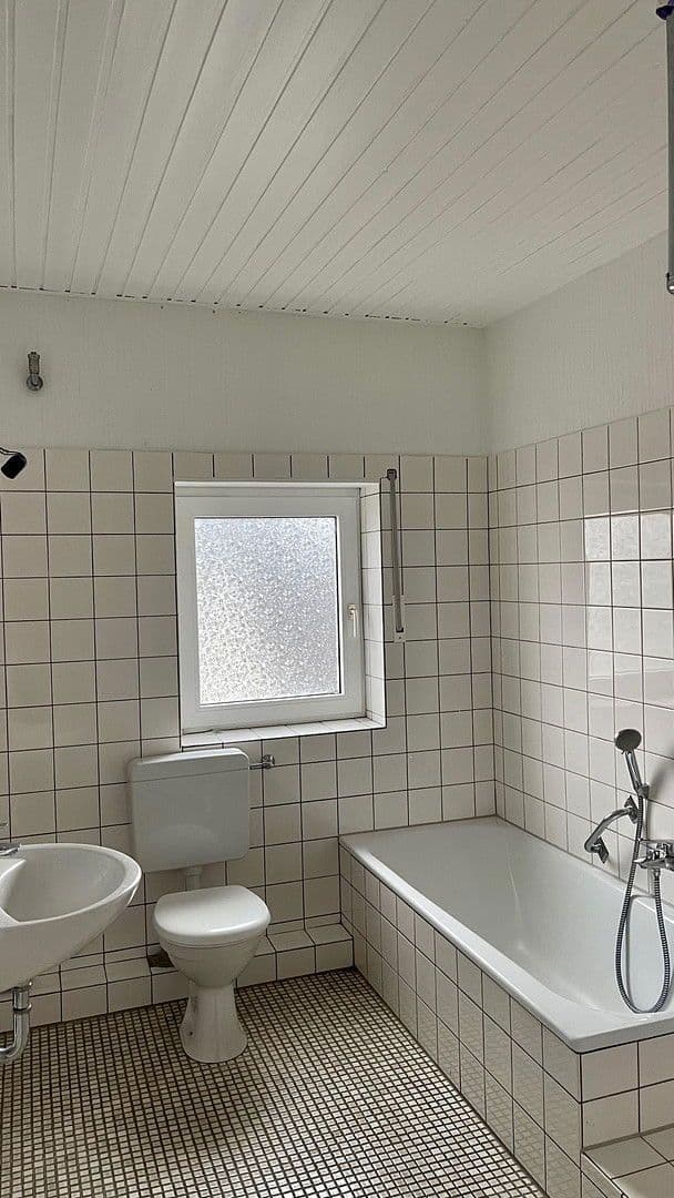 Pronájem bytu 3+1 77 m², Hubertusweg 3, Paderborn, Severní Porýní-Vestfálsko Pronájem bytu 3+1 77 m², Hubertusweg 3, Paderborn, Severní Porýní-Vestfálsko