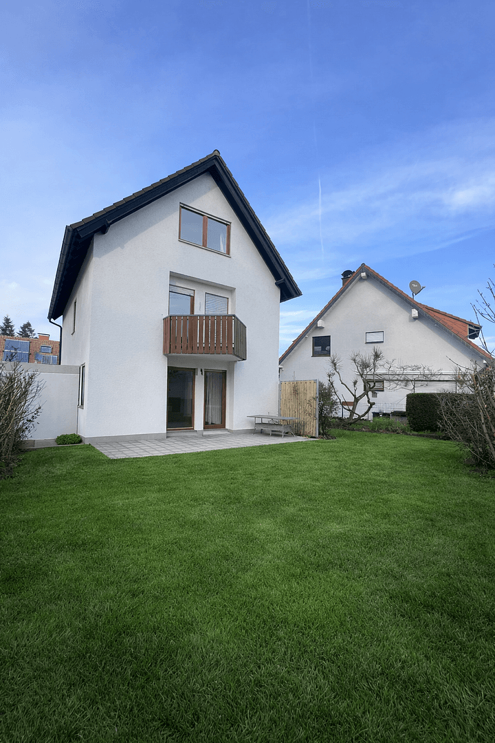 Prodej domu 153 m², pozemek 380 m², Karlsruhe, Bádensko-Württembersko Prodej domu 153 m², pozemek 380 m², Karlsruhe, Bádensko-Württembersko