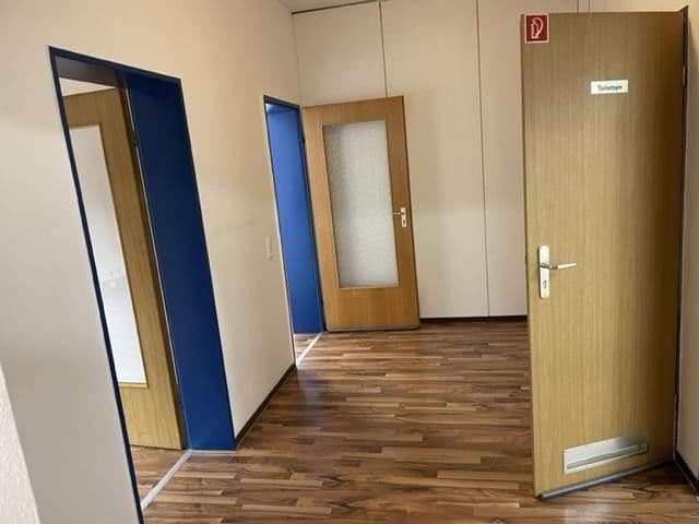 Pronájem kanceláře 93 m², Worms, Porýní-Falc Pronájem kanceláře 93 m², Worms, Porýní-Falc