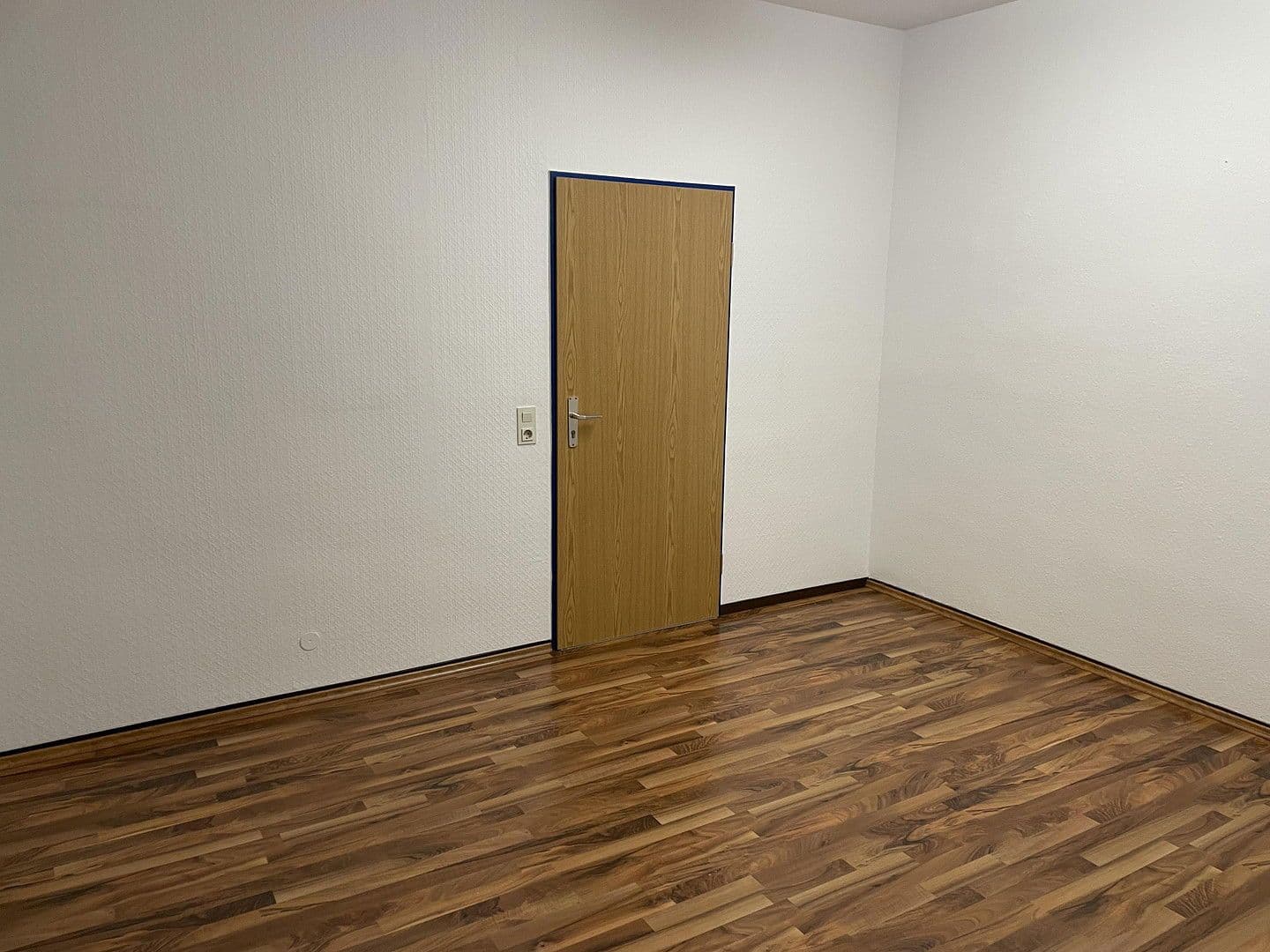 Pronájem kanceláře 93 m², Worms, Porýní-Falc Pronájem kanceláře 93 m², Worms, Porýní-Falc