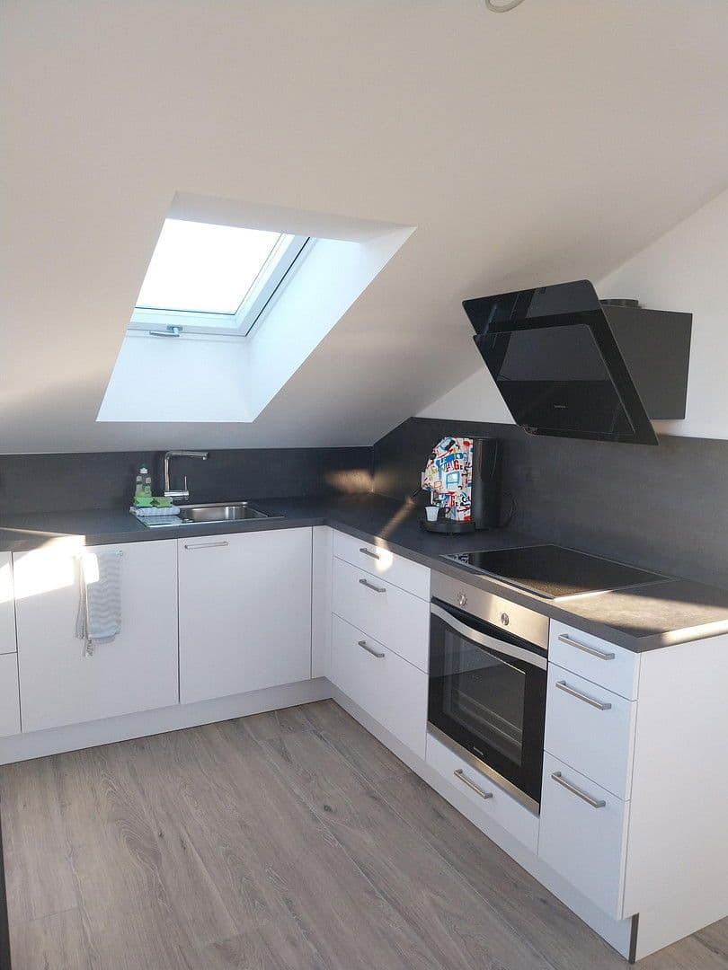 Pronájem bytu 1+1 35 m², Schwieberdingen, Bádensko-Württembersko Pronájem bytu 1+1 35 m², Schwieberdingen, Bádensko-Württembersko