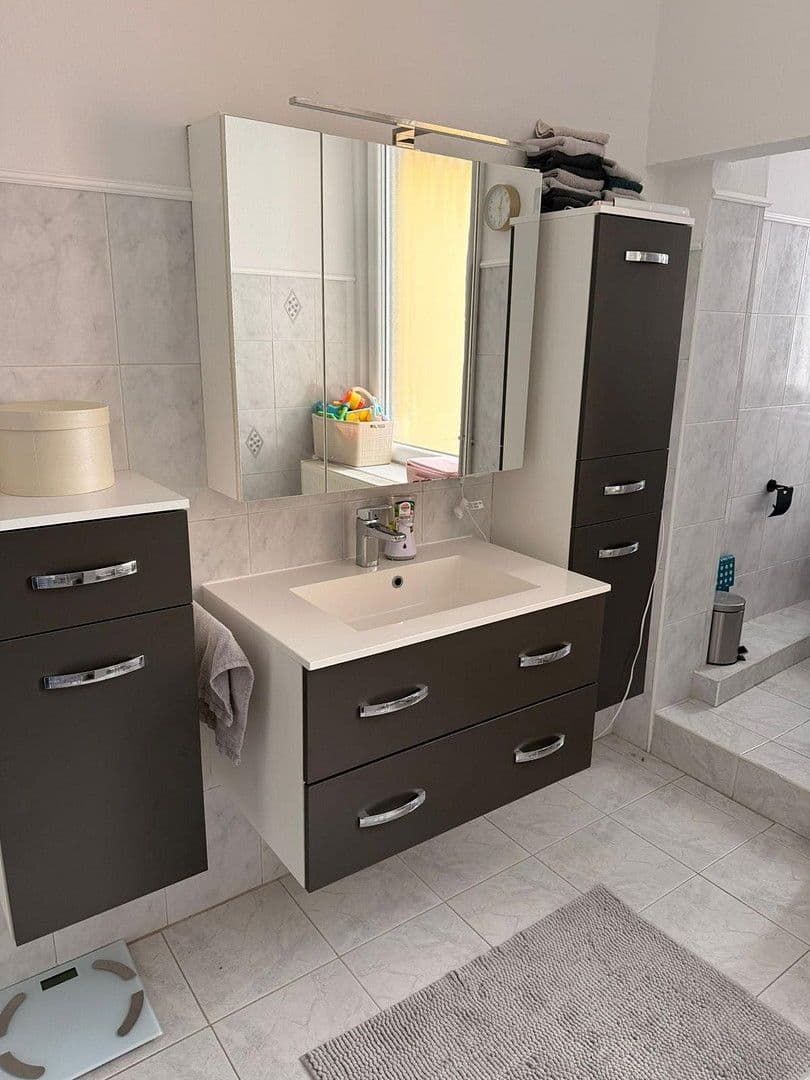 Prodej domu 150 m², pozemek 573 m², Köppenweg 9, Einbeck, Dolní Sasko Prodej domu 150 m², pozemek 573 m², Köppenweg 9, Einbeck, Dolní Sasko